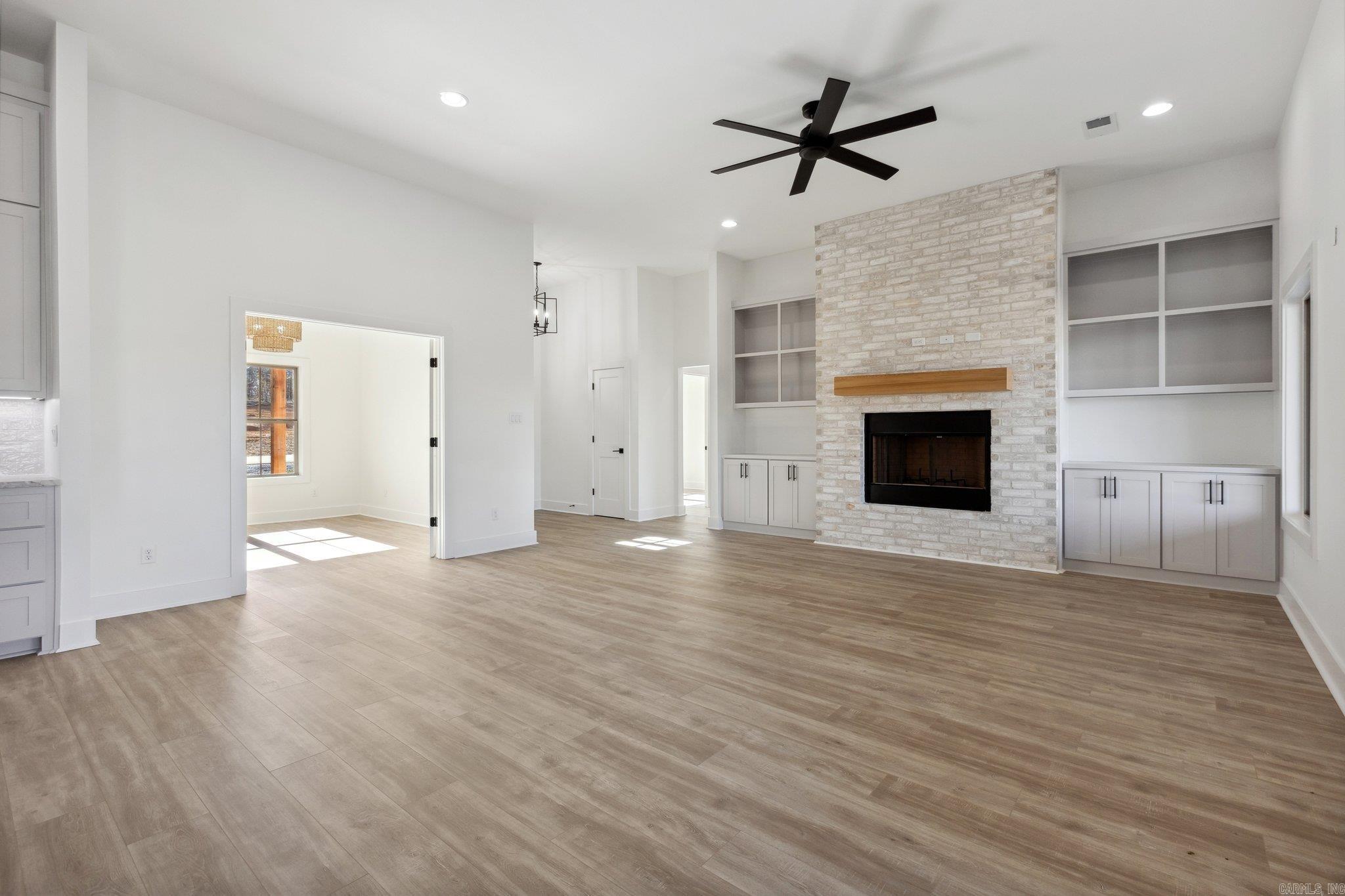 WINCHESTER ESTATES - Residential