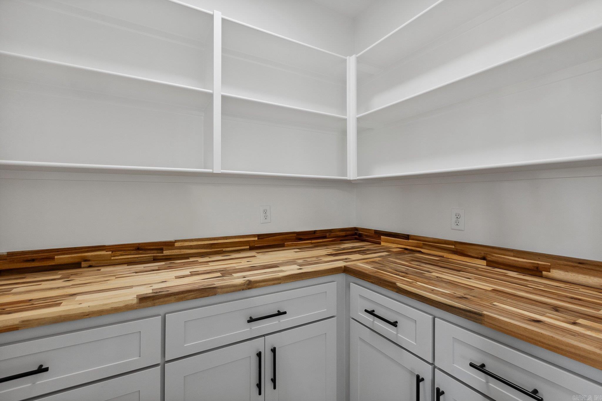 WINCHESTER ESTATES - Residential