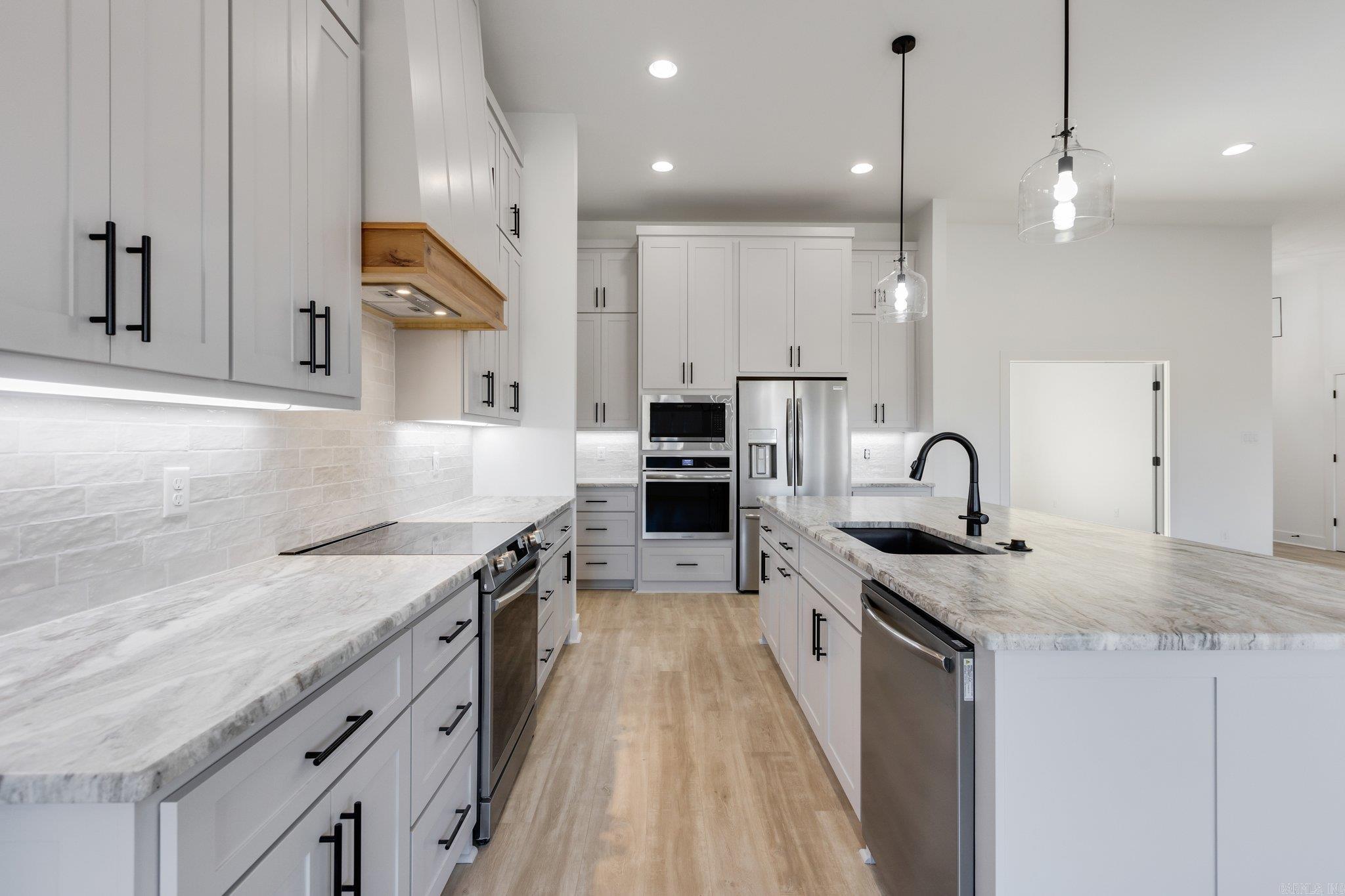 WINCHESTER ESTATES - Residential