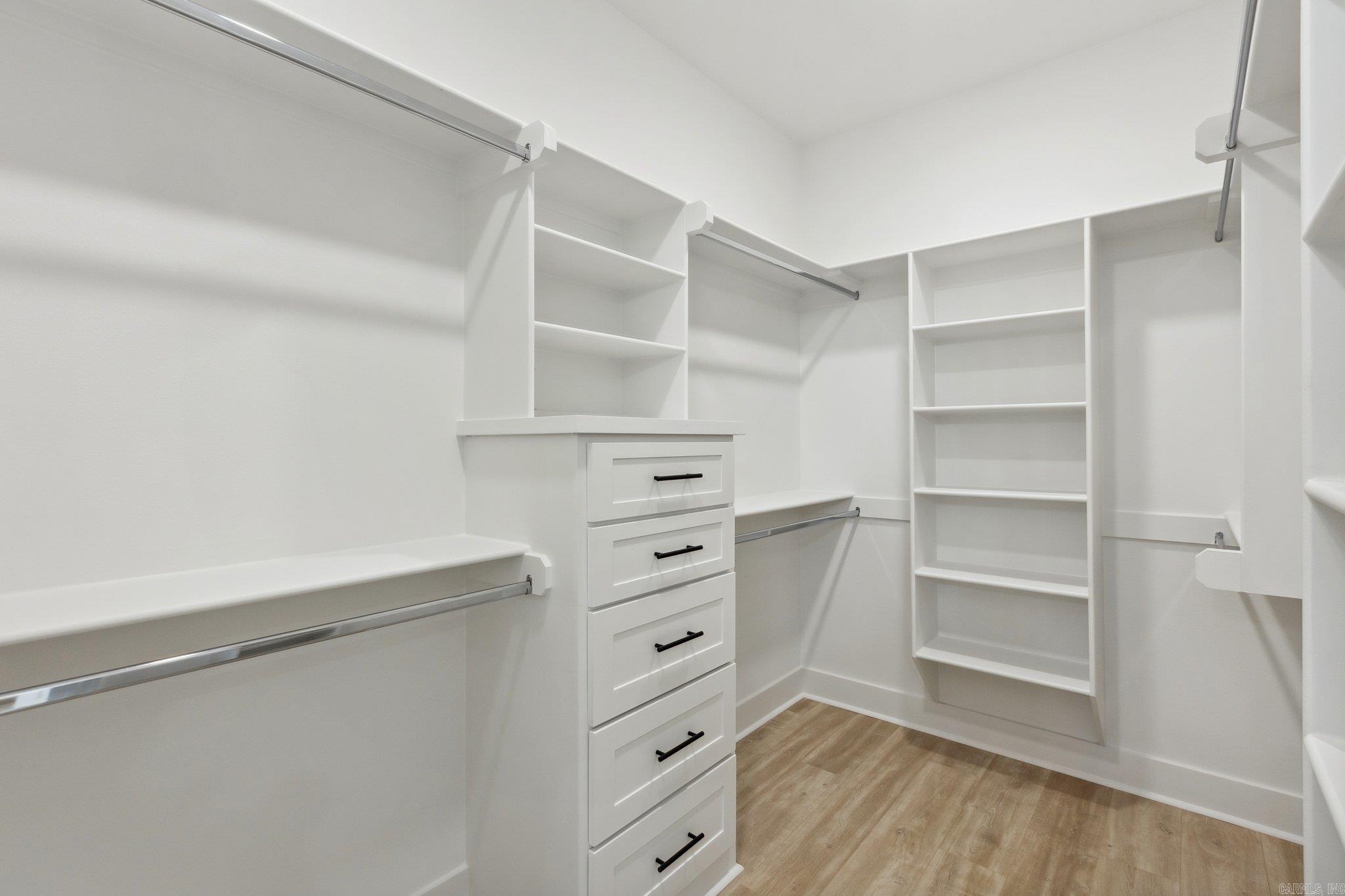 WINCHESTER ESTATES - Residential