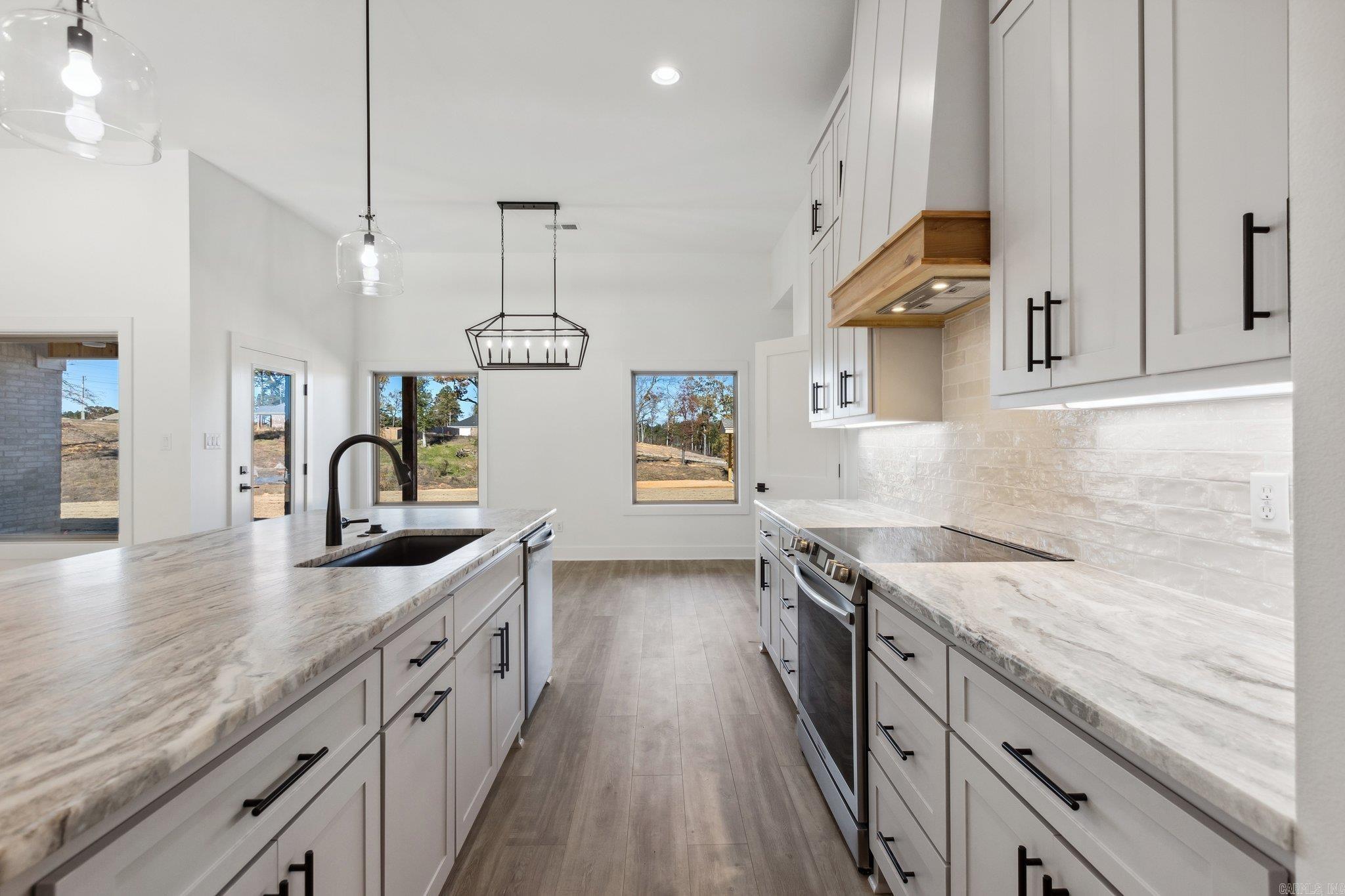 WINCHESTER ESTATES - Residential