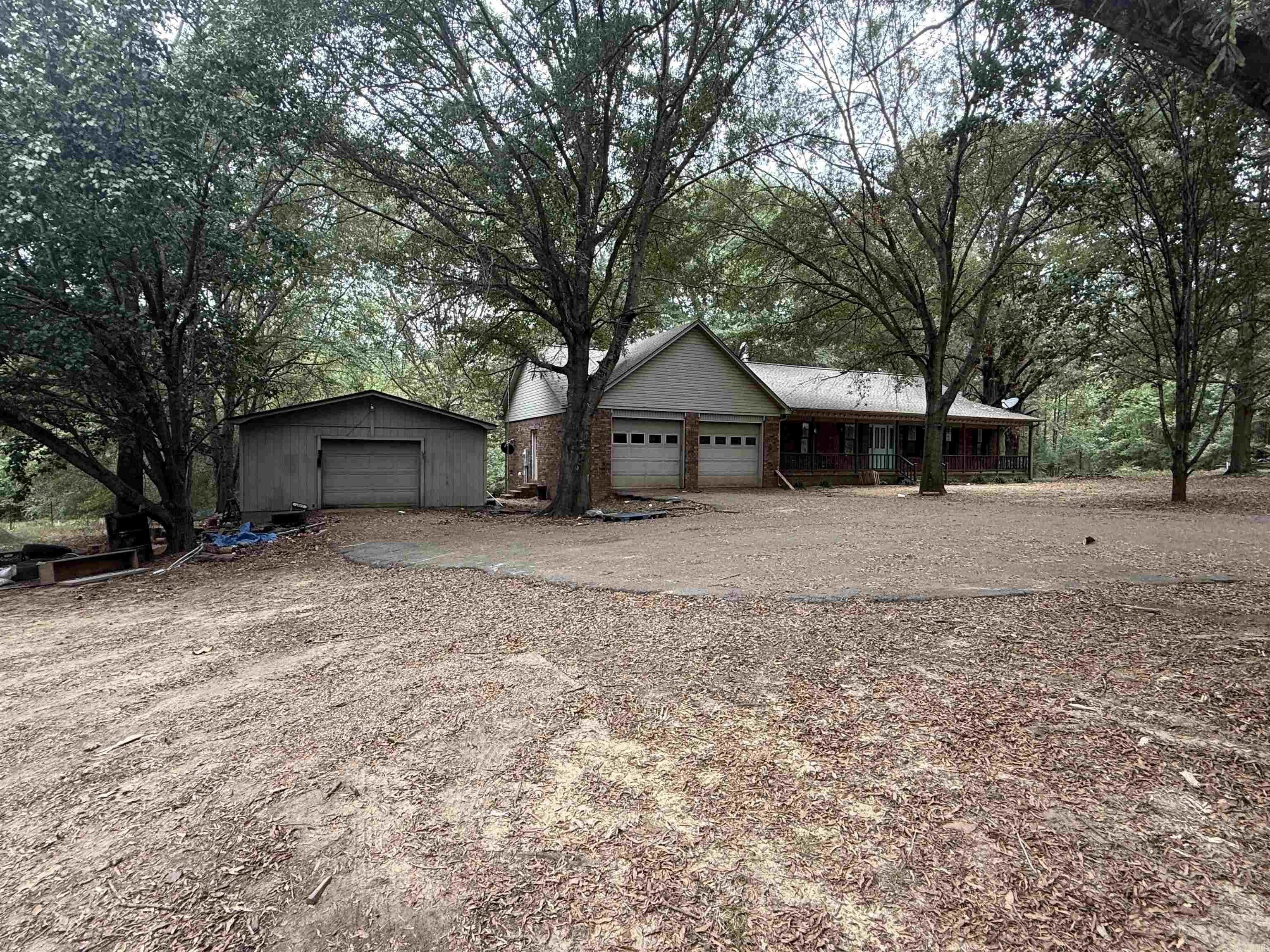 House has a large front yard and a detached 24x24 shop. This is alot of house for the money with large open living rm. The house has a split floor plan with a large kitchen area. This home has had some structural work done years ago but did not resolve the problem. Picture show the cracks on the inside and out. Seller has priced house accordingly. Roof was replaced May 2022. Selling AS IS.