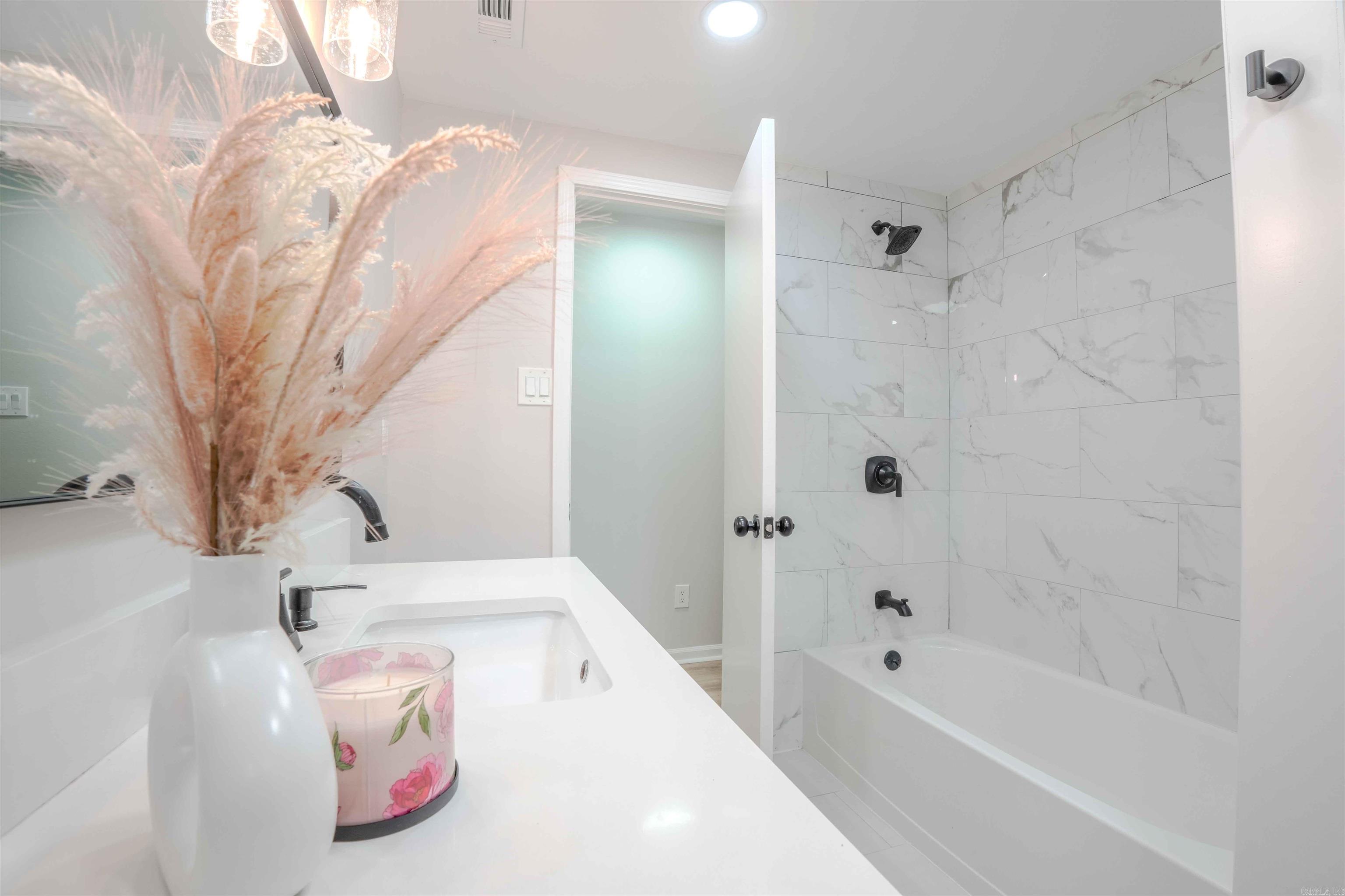 BRUCEWOOD - Residential