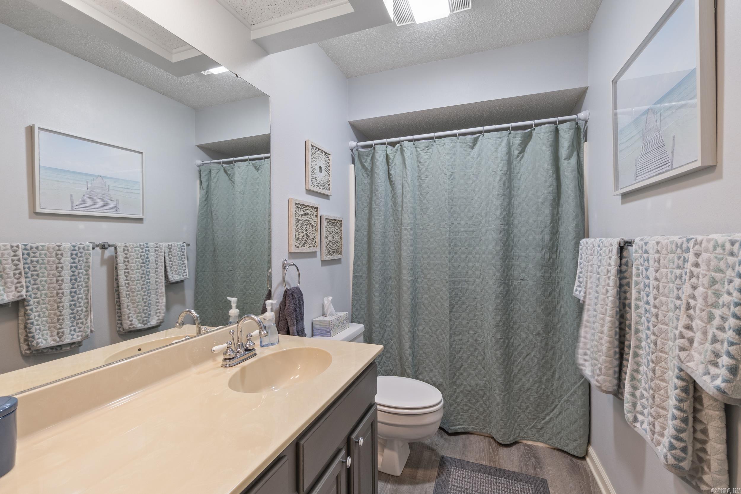 INDIAN HILLS - Residential