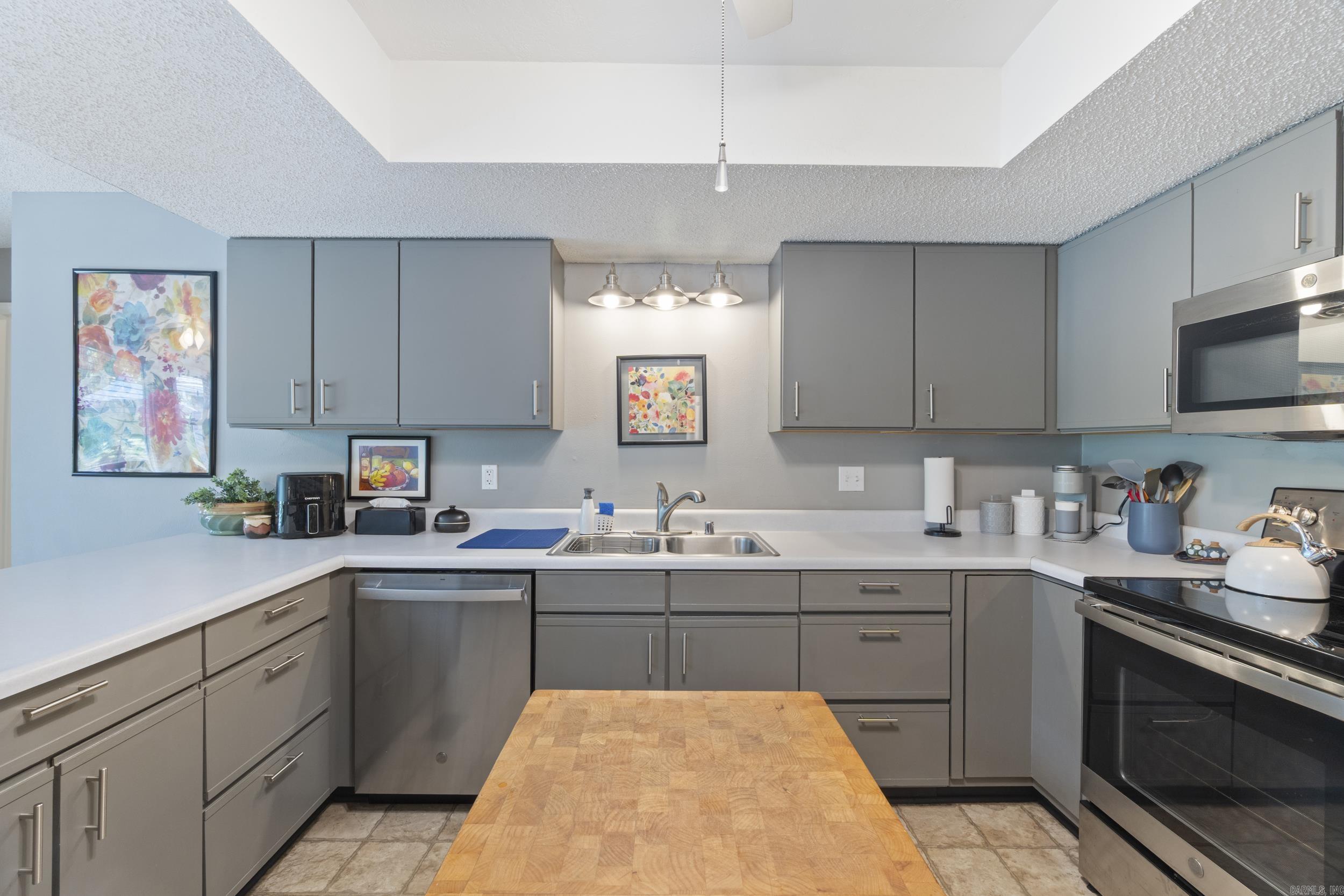 INDIAN HILLS - Residential