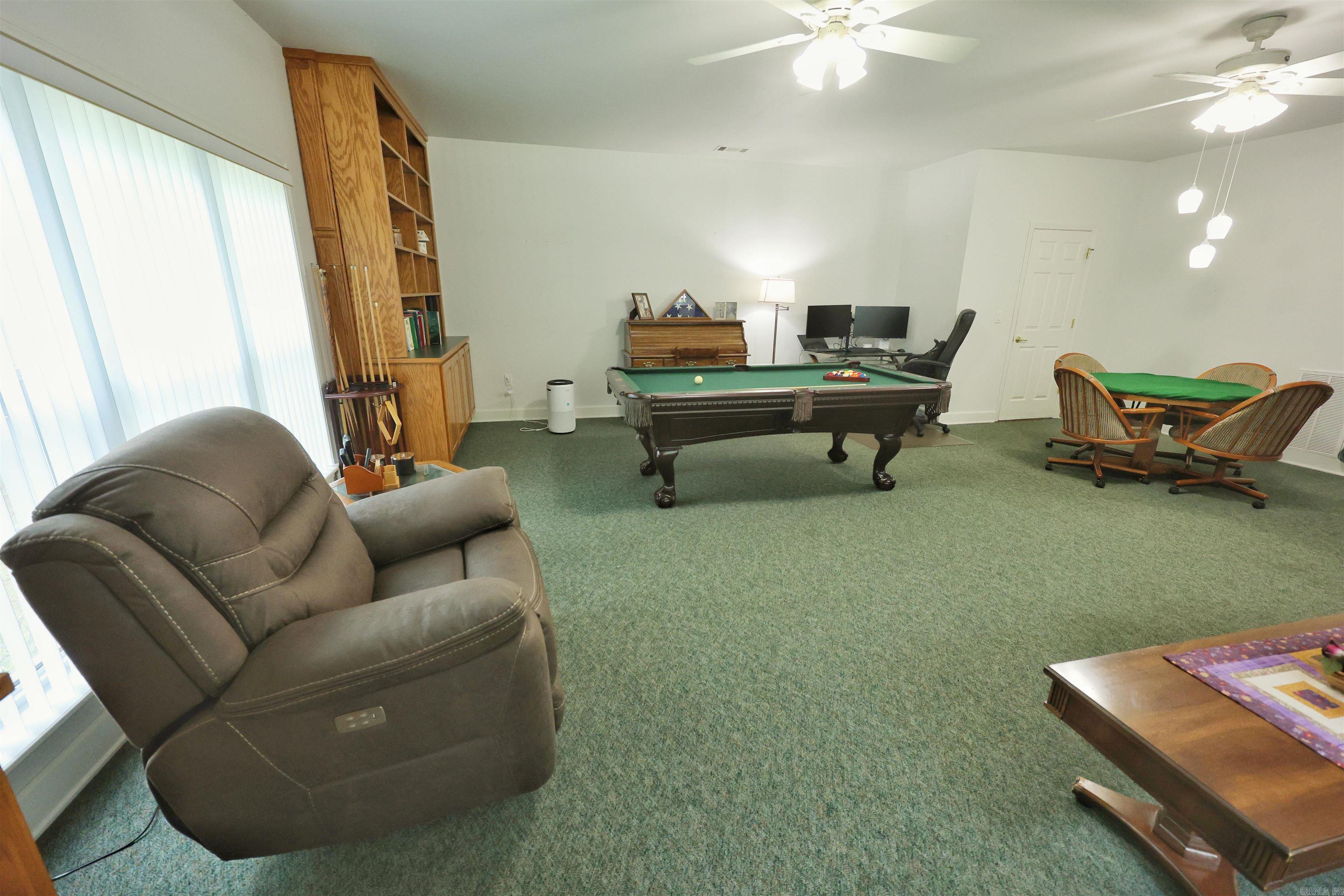 CASTLE RIDGE - Residential