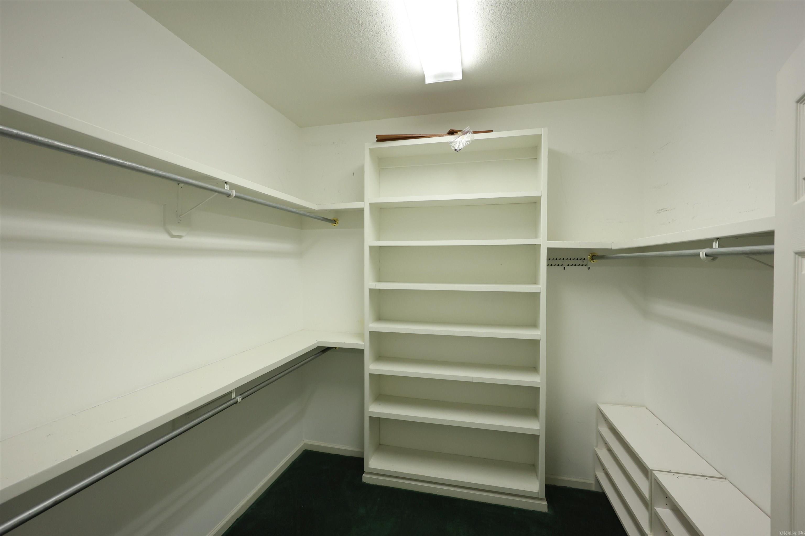 CASTLE RIDGE - Residential