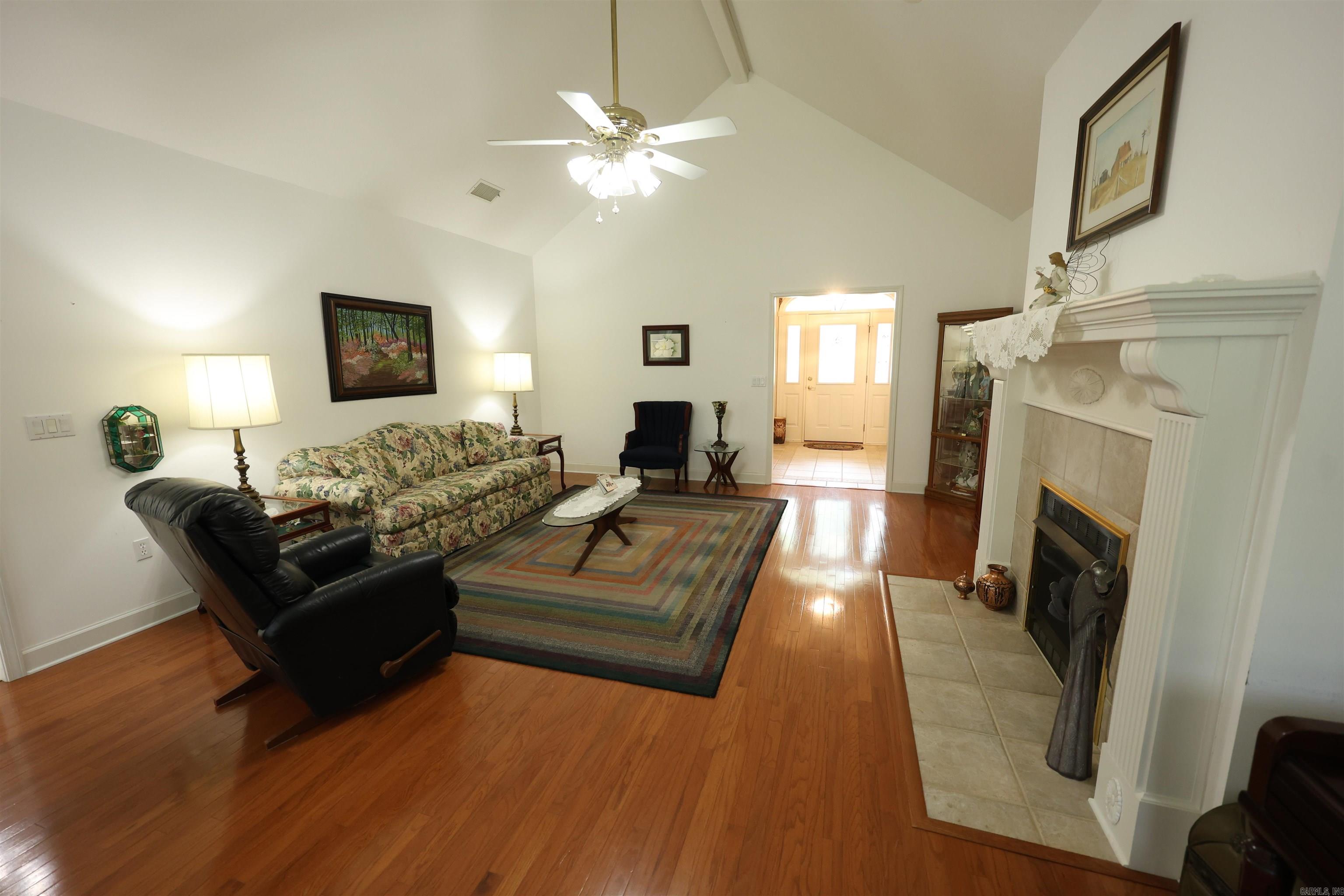 CASTLE RIDGE - Residential