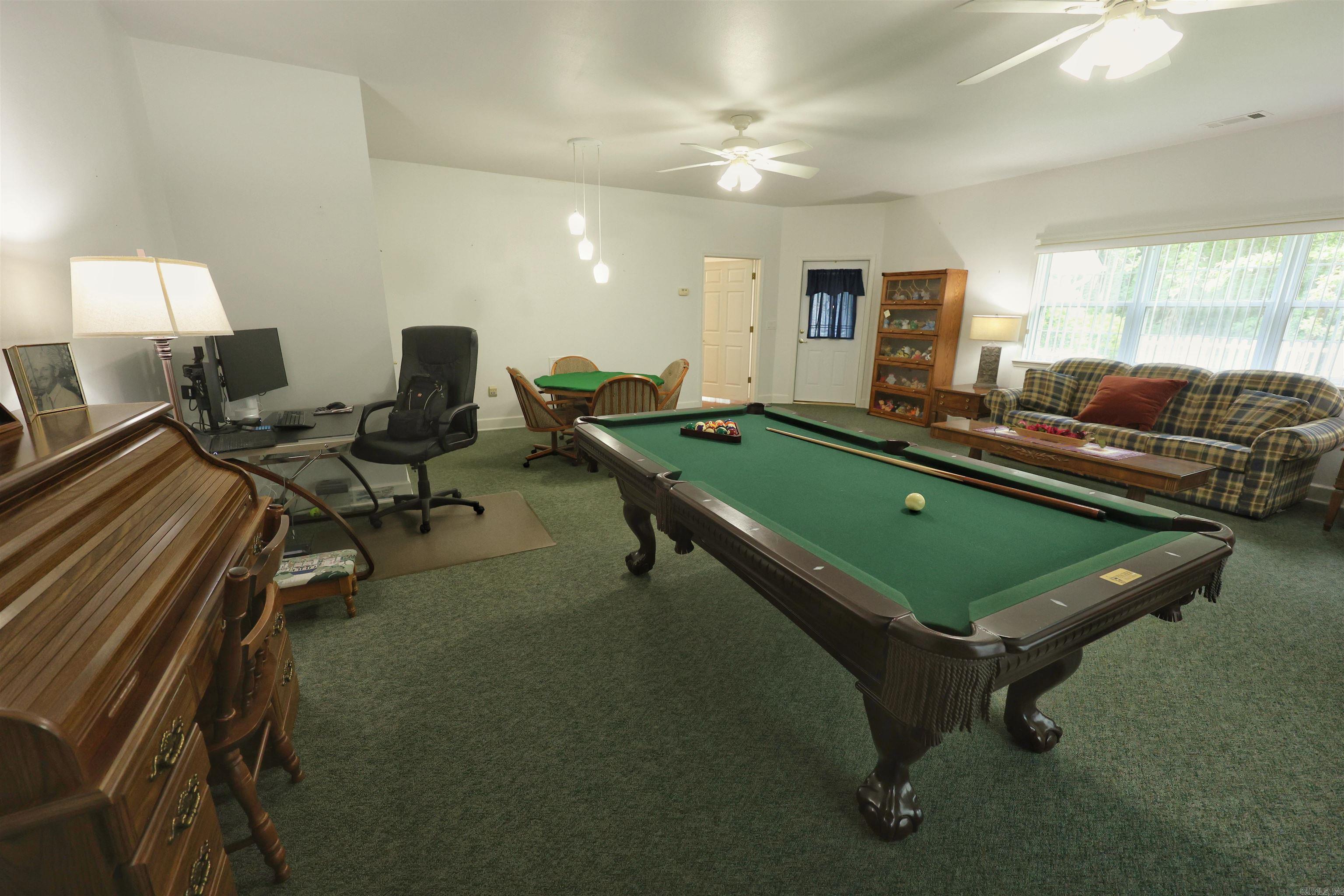 CASTLE RIDGE - Residential