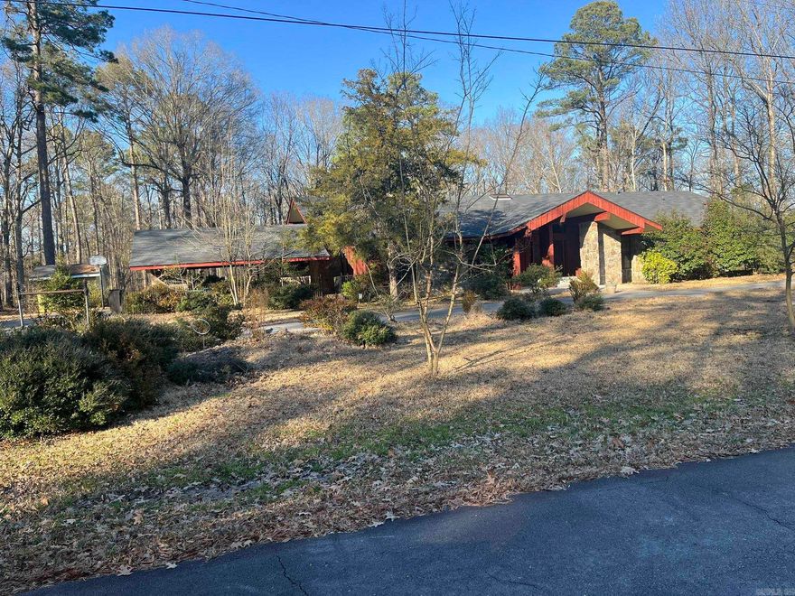 Taxes reflect HC. Beautiful location on a quiet street just south of town. Property includes an in ground pool and gazebo. Pool has new liner, pump, and cover.  Washer, dryer, and new refrigerator.