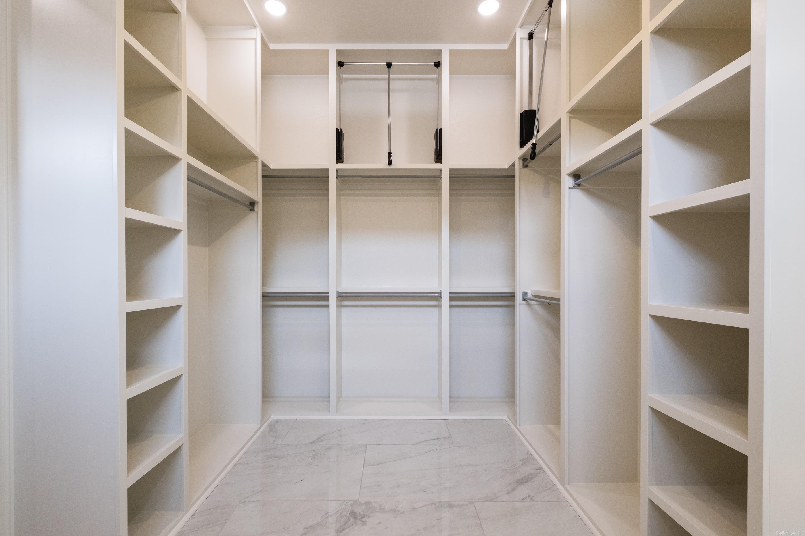 CHENAL VALLEY ABINGTON COURT - Residential