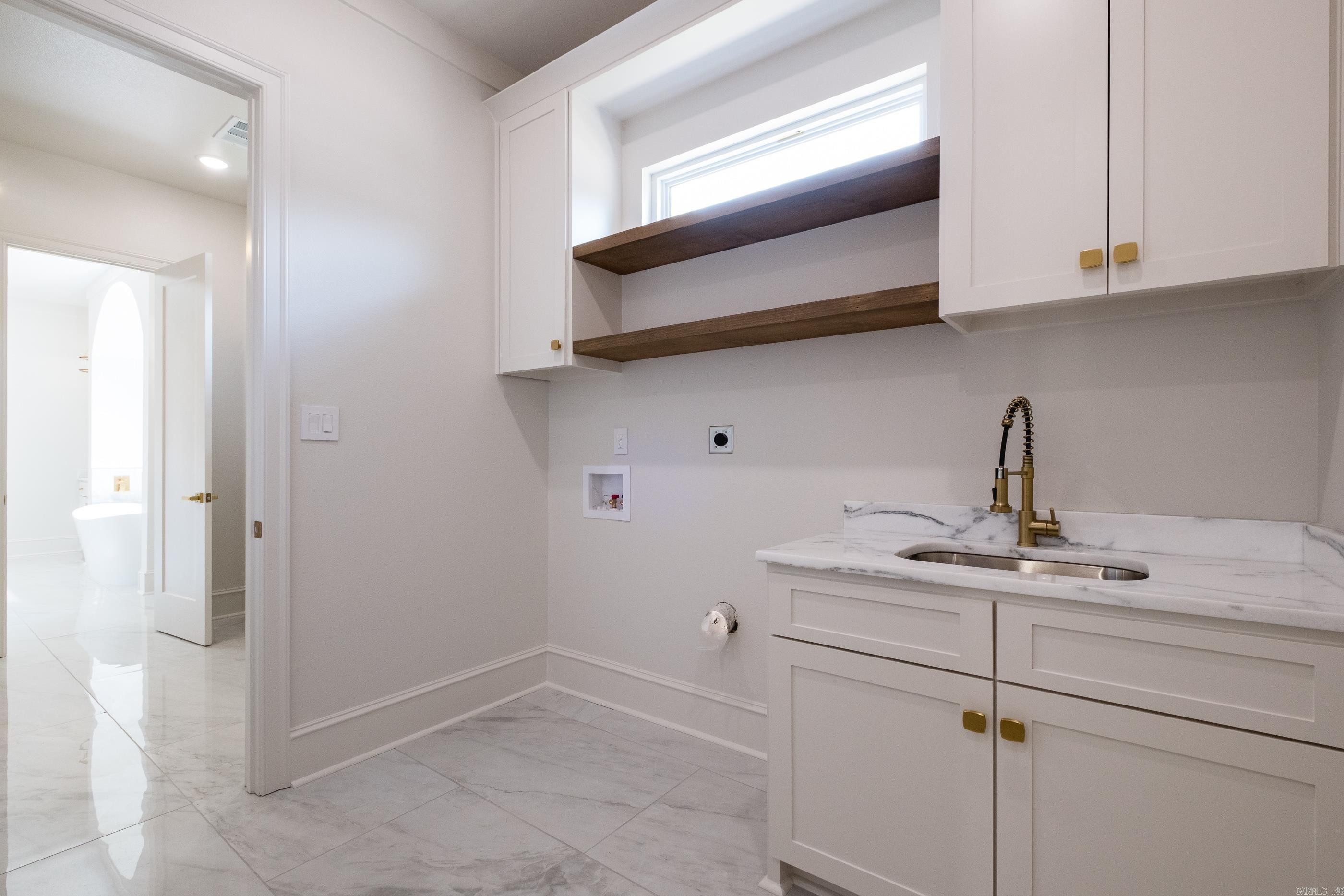 CHENAL VALLEY ABINGTON COURT - Residential