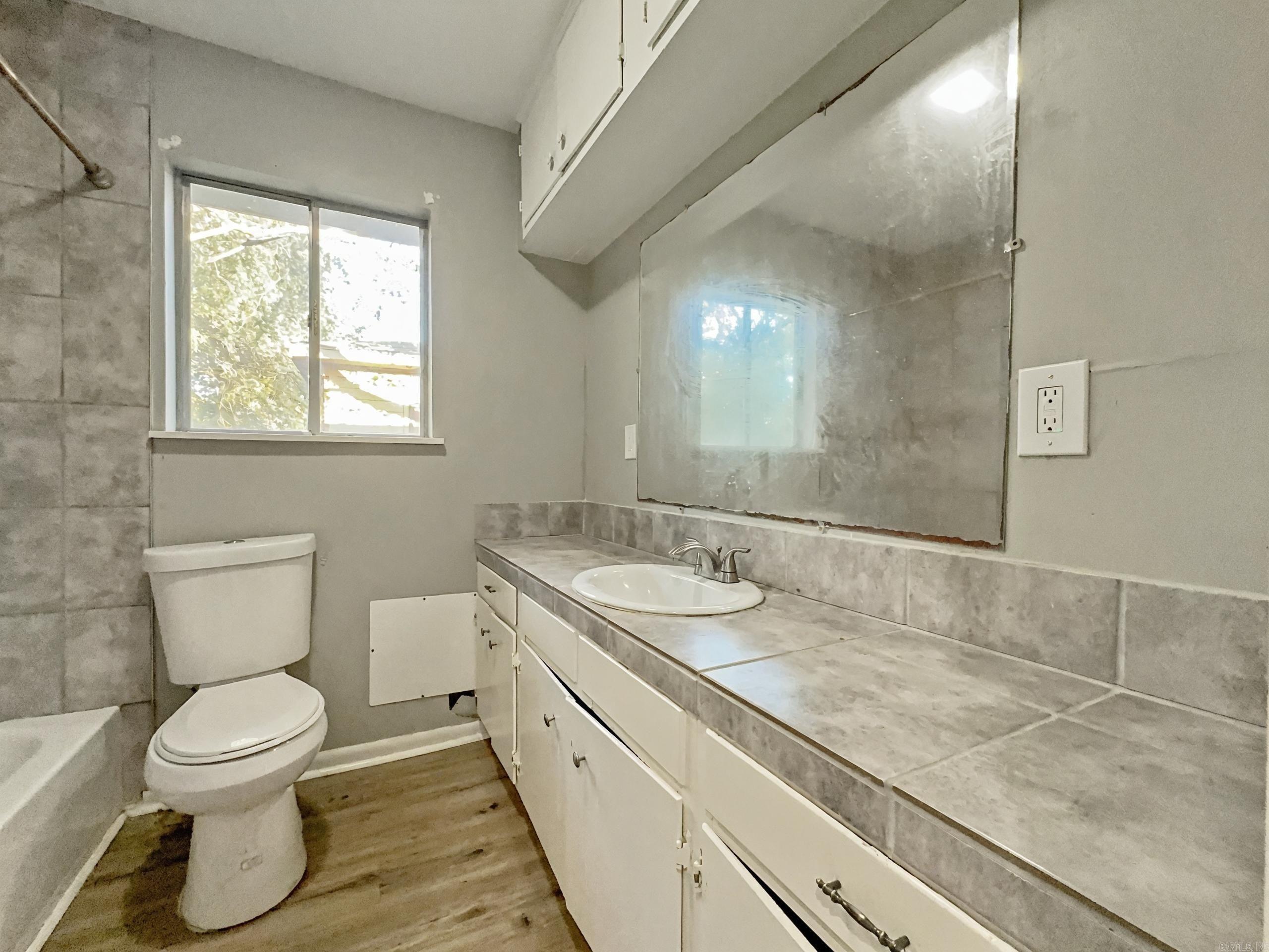 Duprees 2nd East - Residential