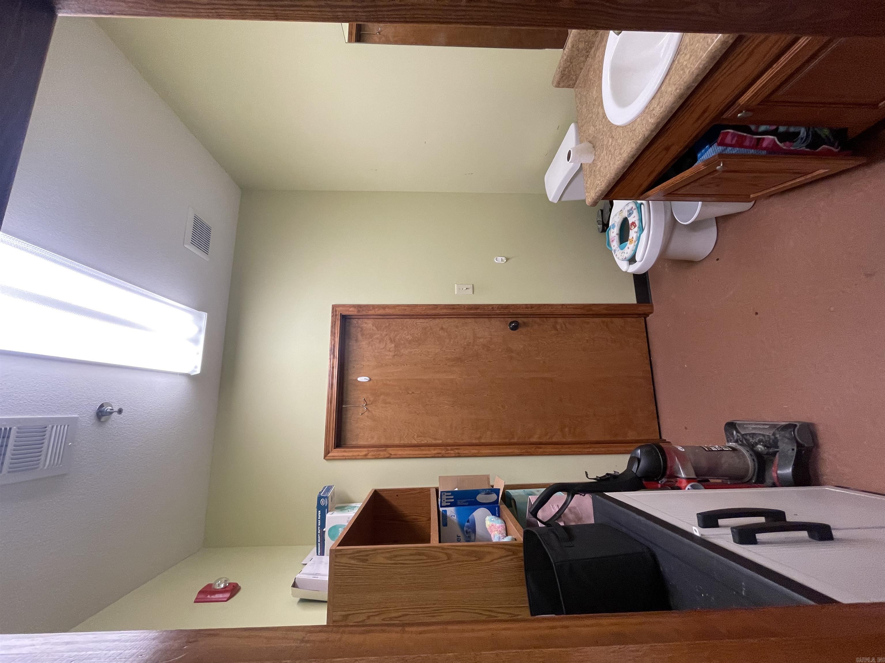 nil - Commercial Sale