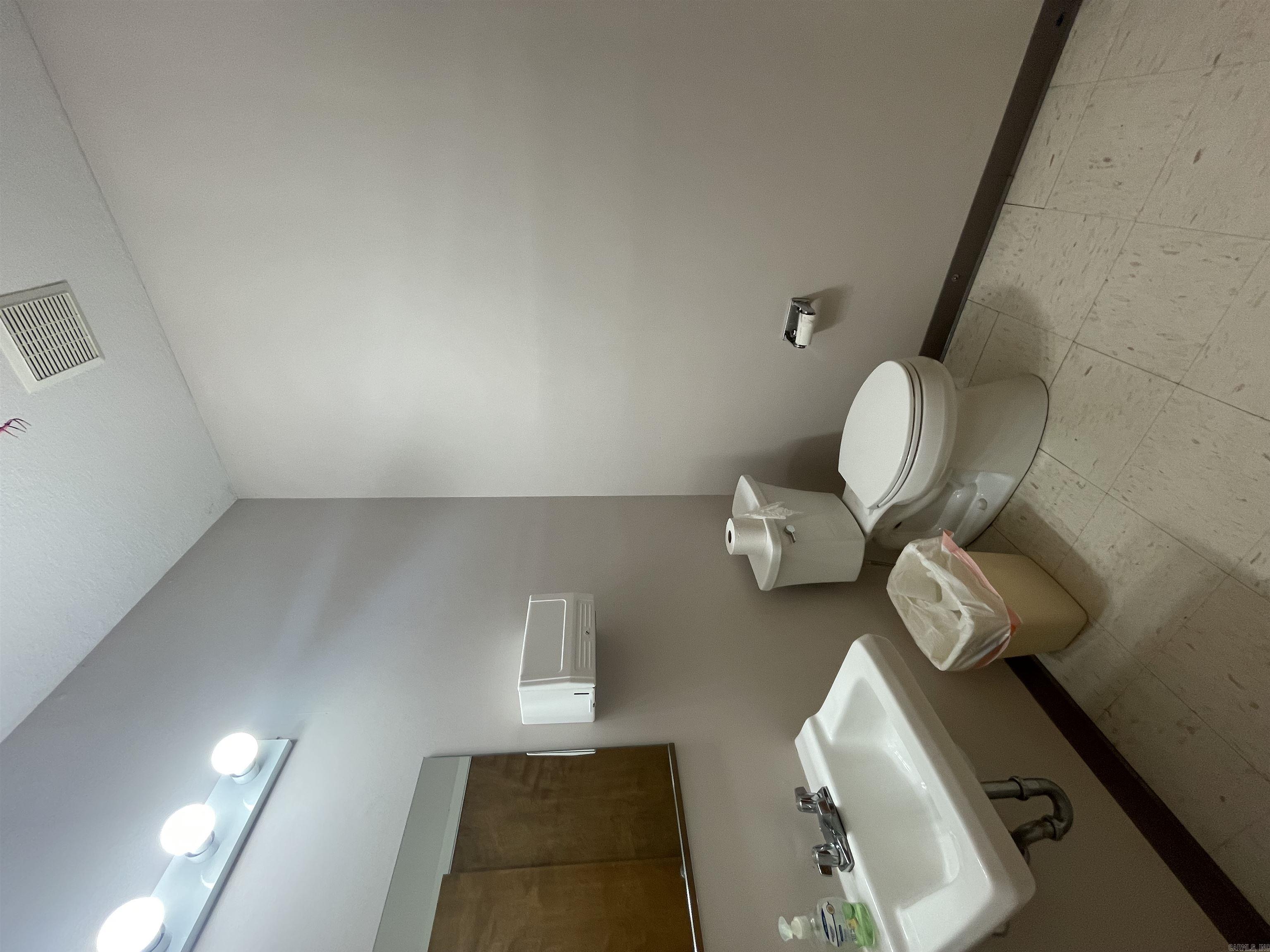 nil - Commercial Sale