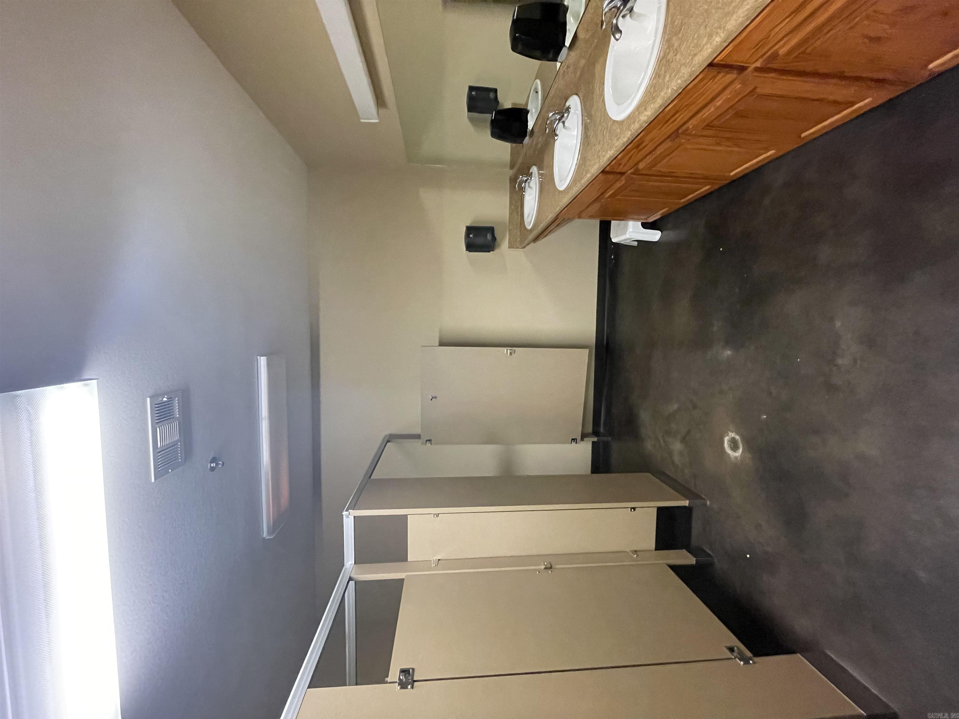 nil - Commercial Sale