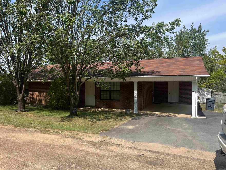 Well maintained three bed two bath home with large living room, nice sized bedrooms,  laundry room and plenty of storage sitting on a spacious fenced in lot.  Great starter home or investment property.