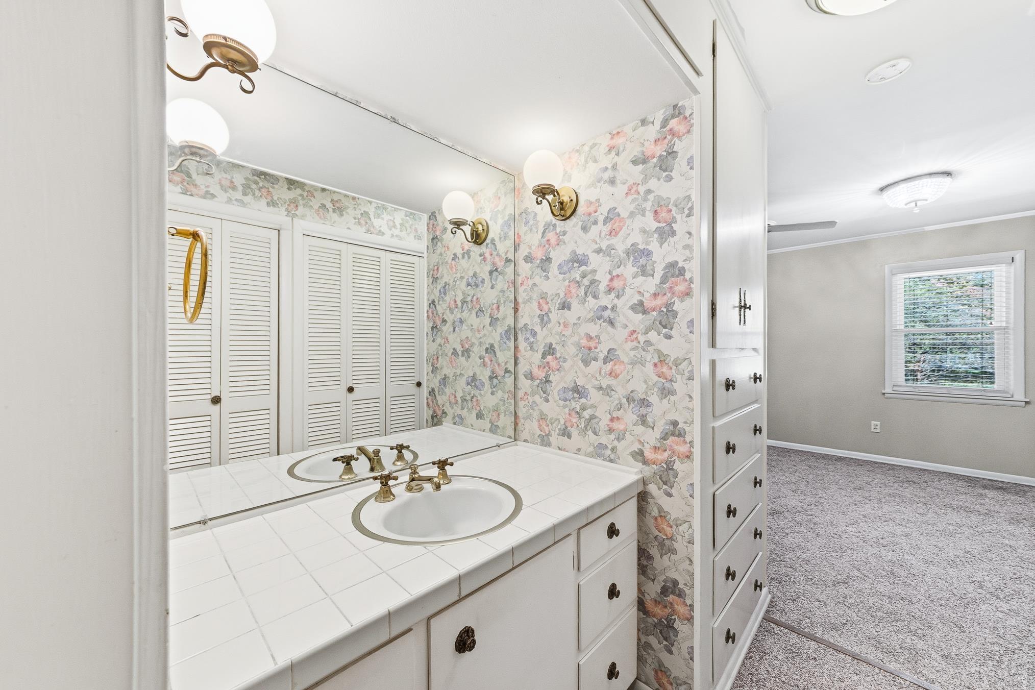 DON HUTSON - Residential