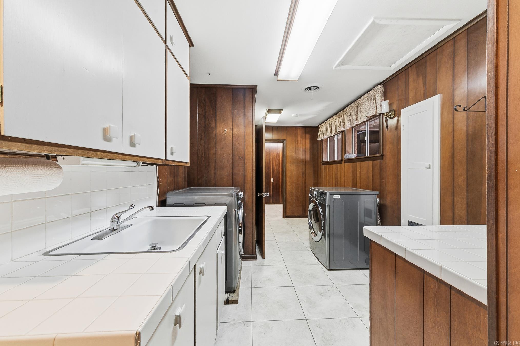 DON HUTSON - Residential