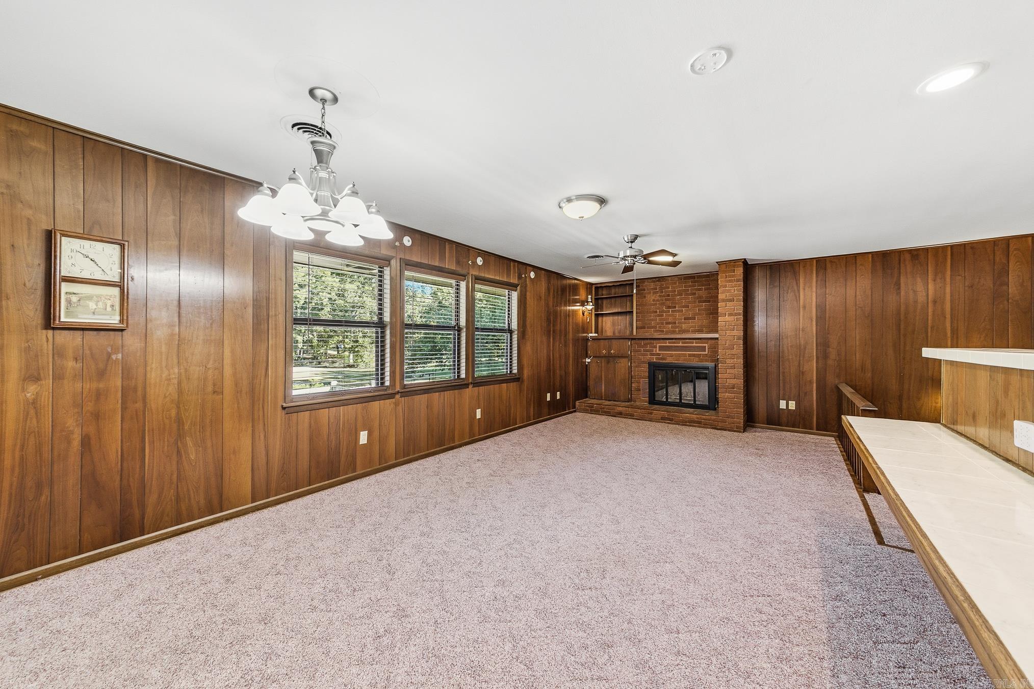 DON HUTSON - Residential