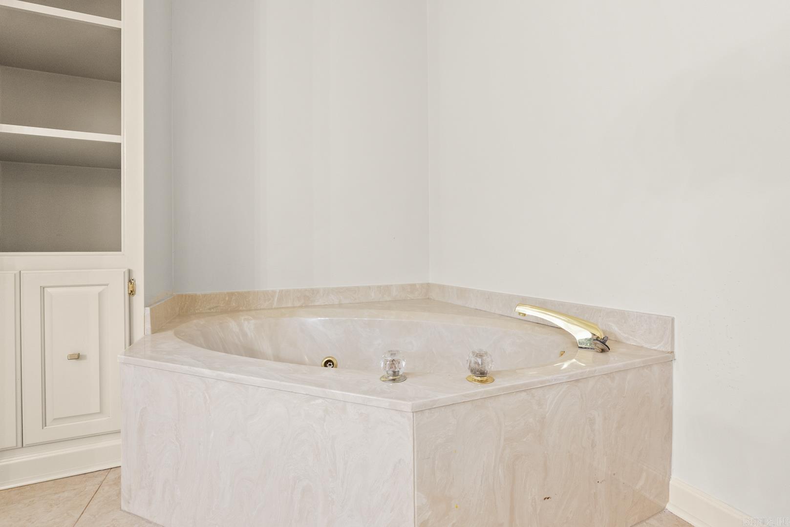 LONGLEA MANOR ADDN - Residential