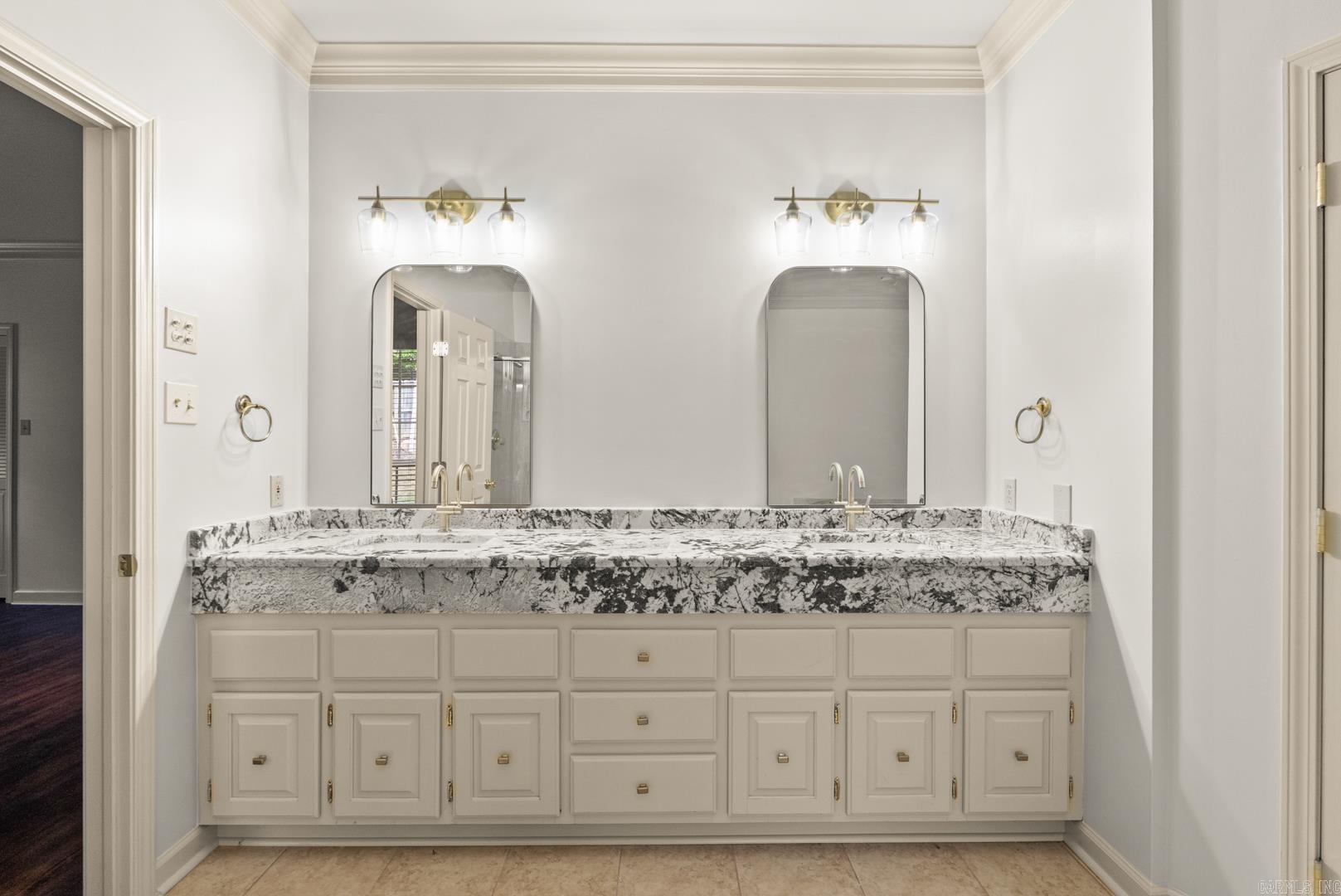 LONGLEA MANOR ADDN - Residential