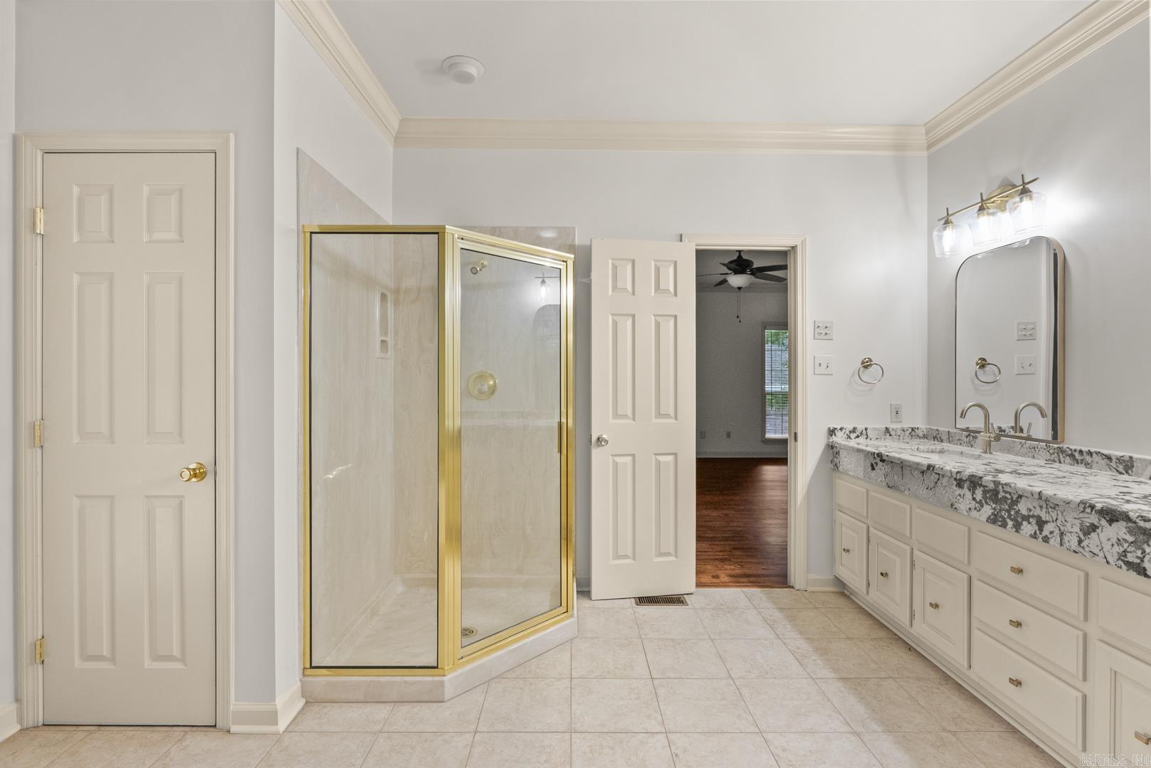 LONGLEA MANOR ADDN - Residential