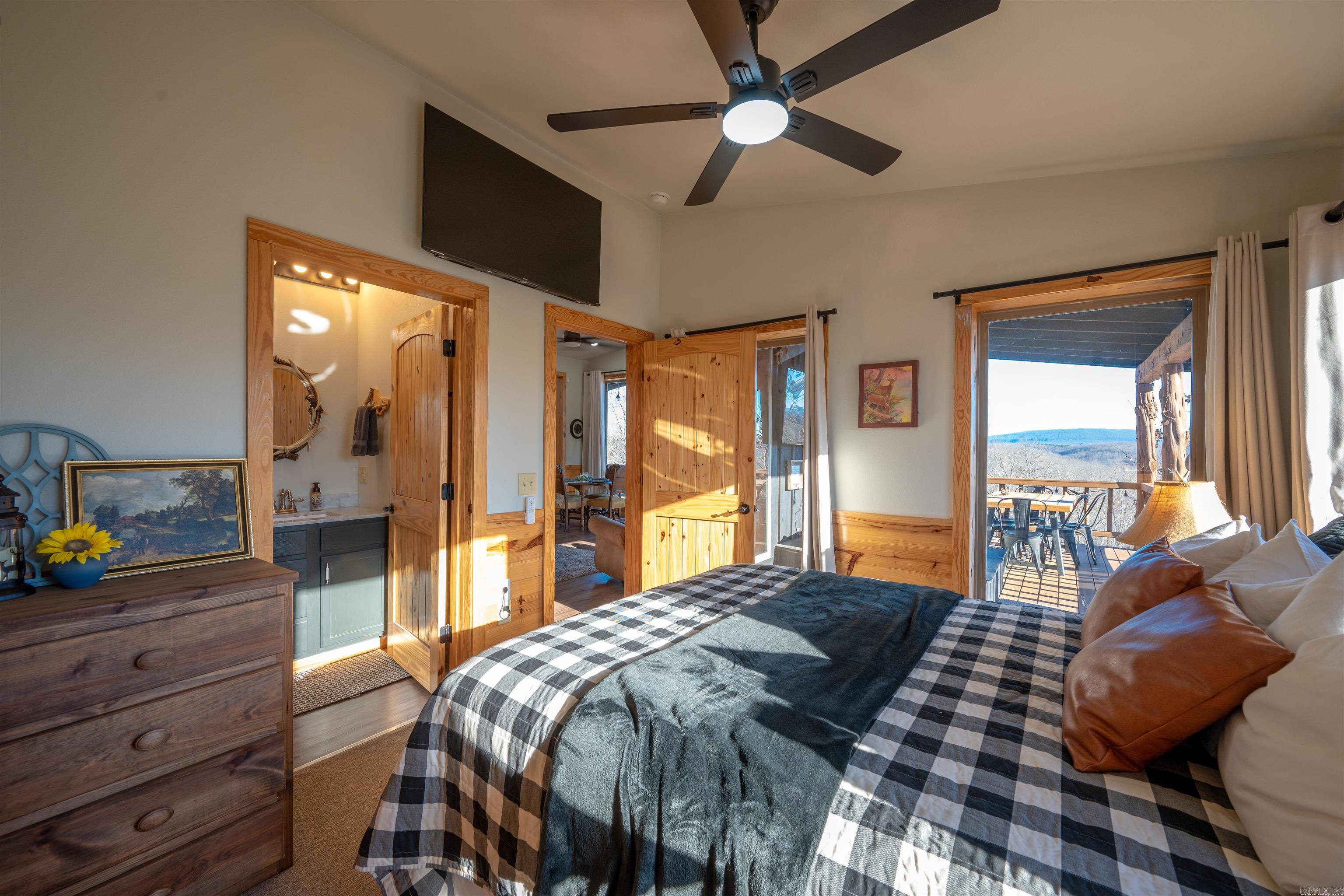 MOUNTAIN CREST - Residential