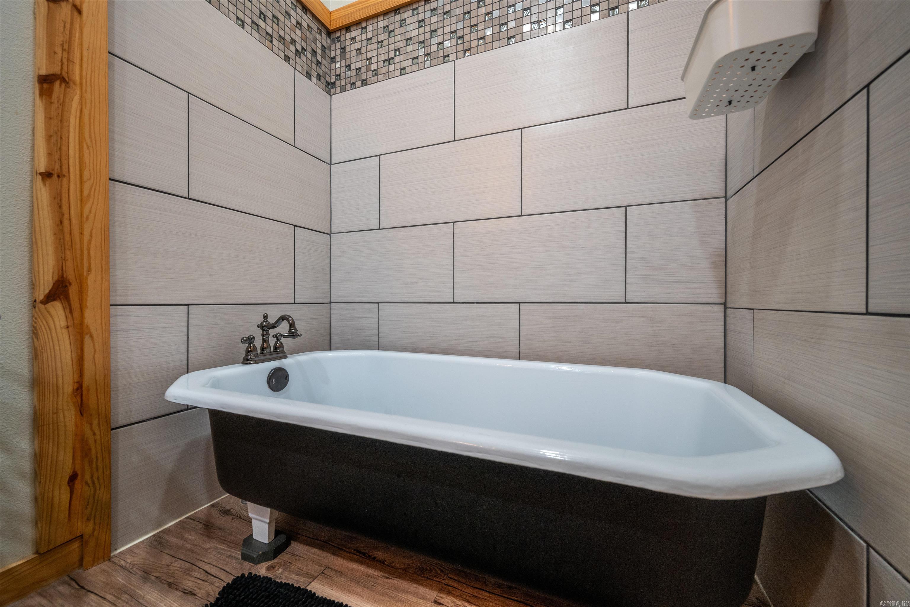 MOUNTAIN CREST - Residential