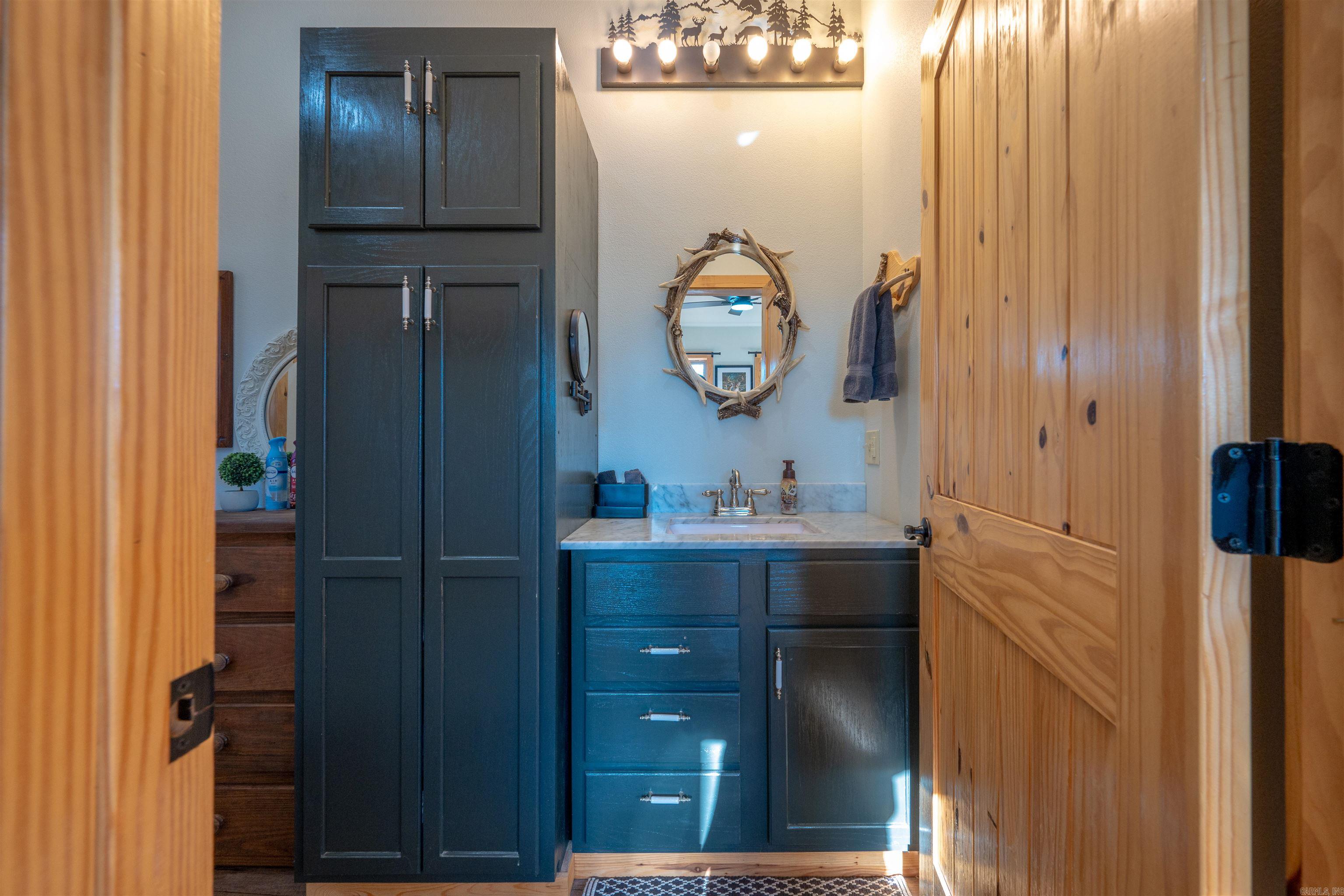 MOUNTAIN CREST - Residential