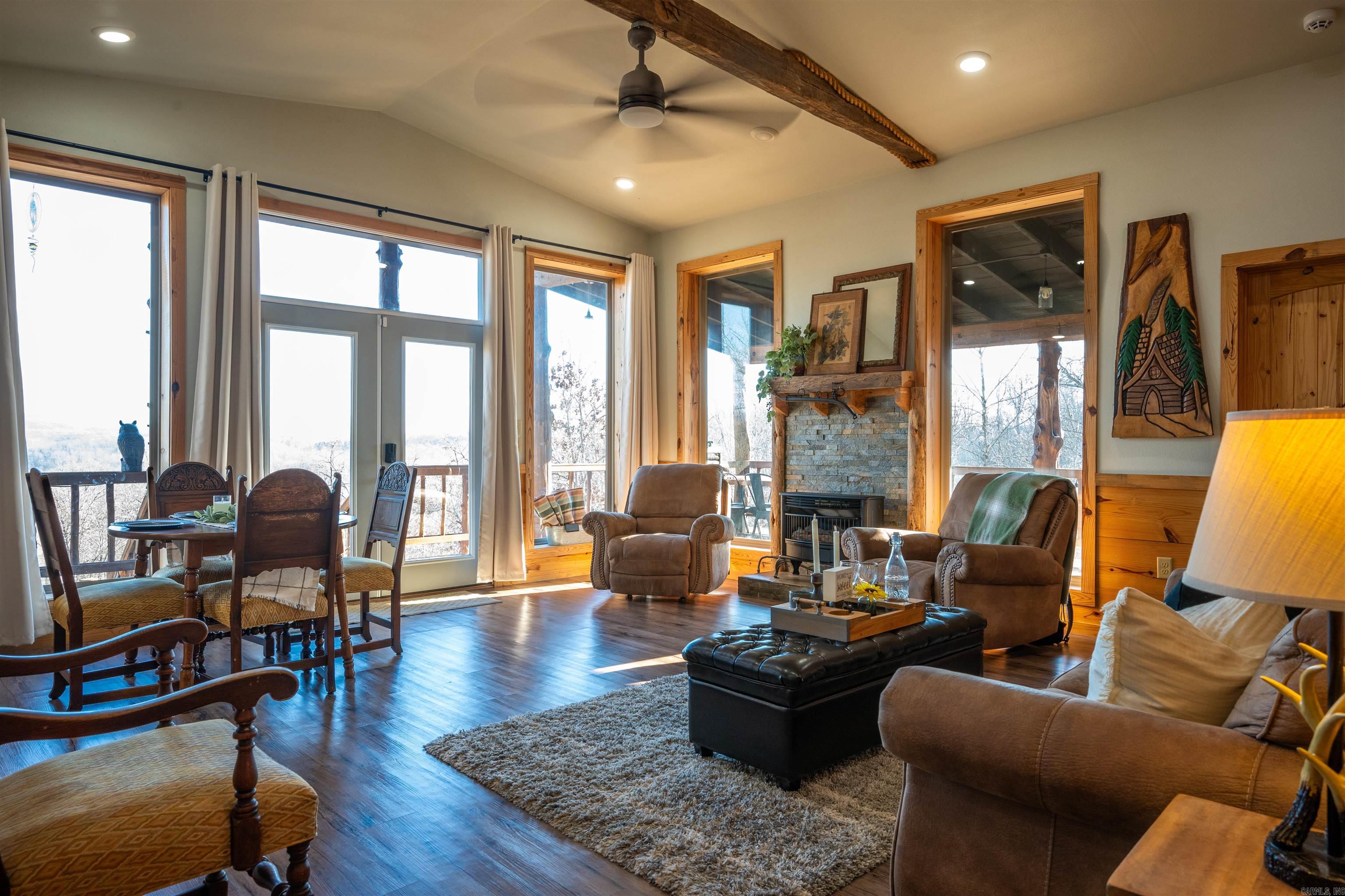 MOUNTAIN CREST - Residential