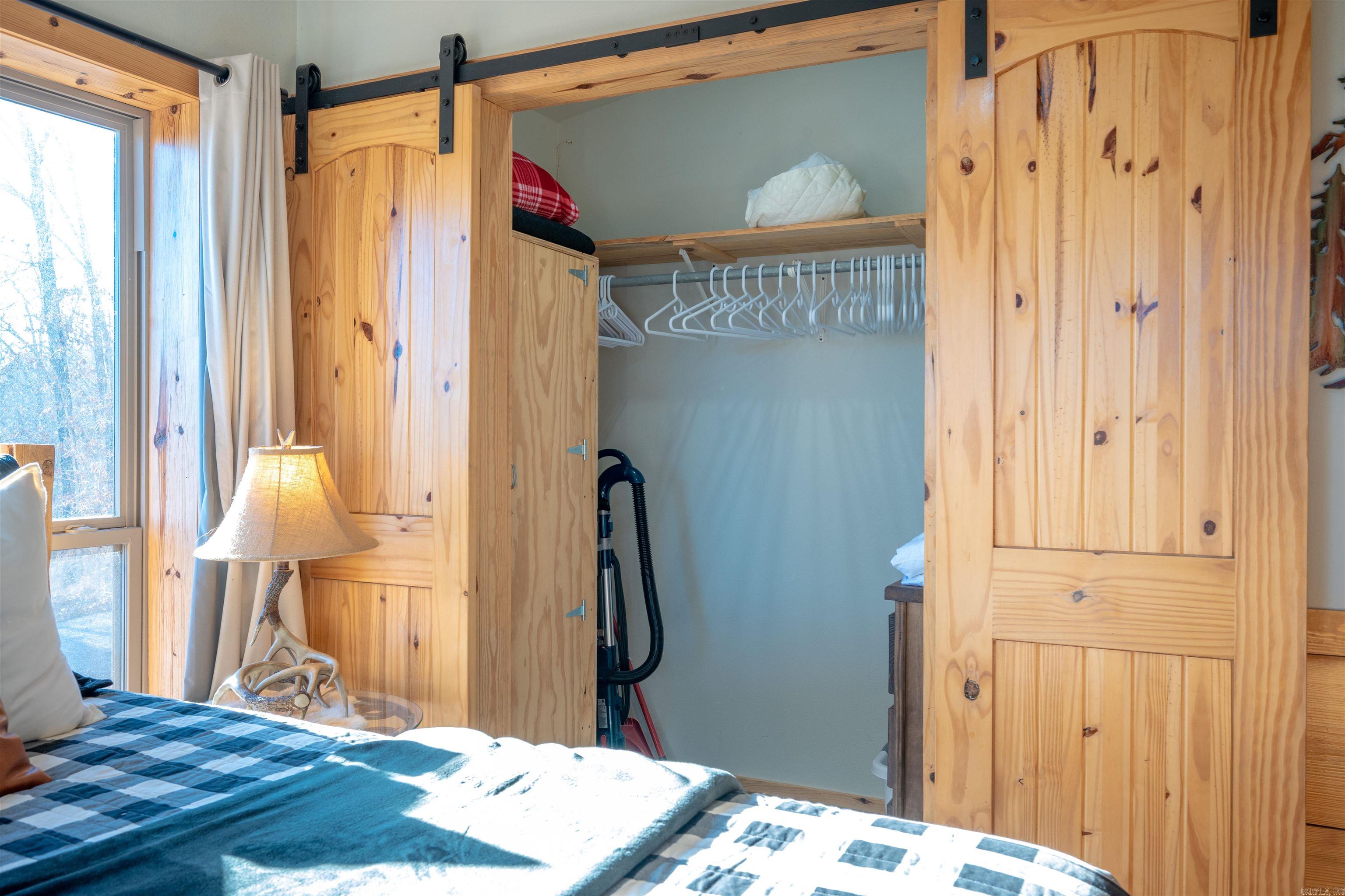 MOUNTAIN CREST - Residential