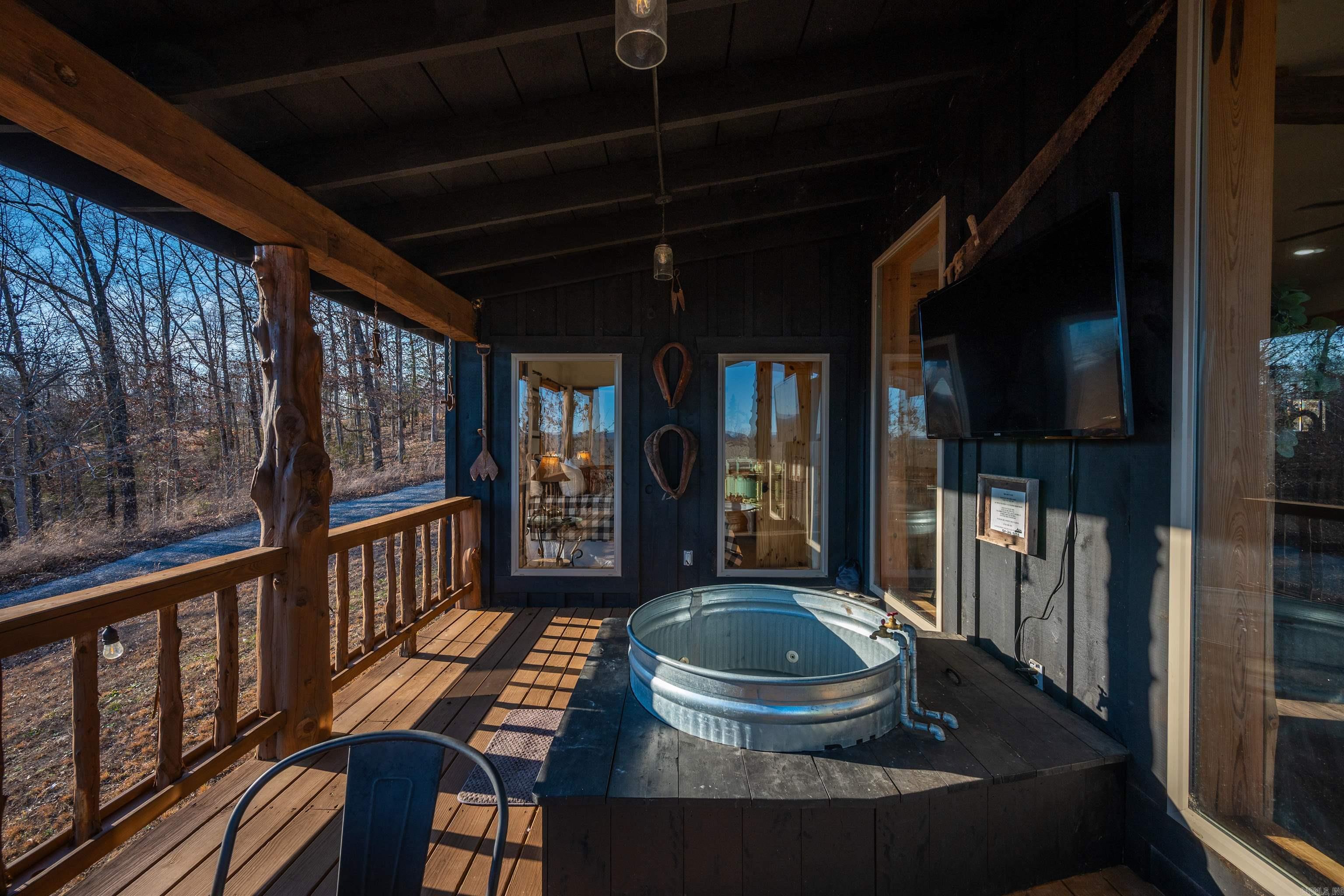 MOUNTAIN CREST - Residential