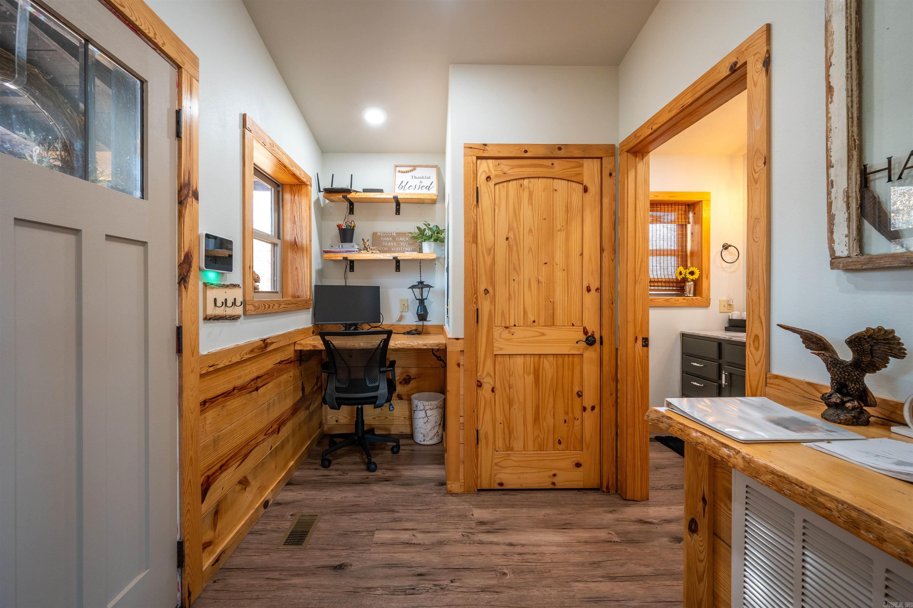 MOUNTAIN CREST - Residential