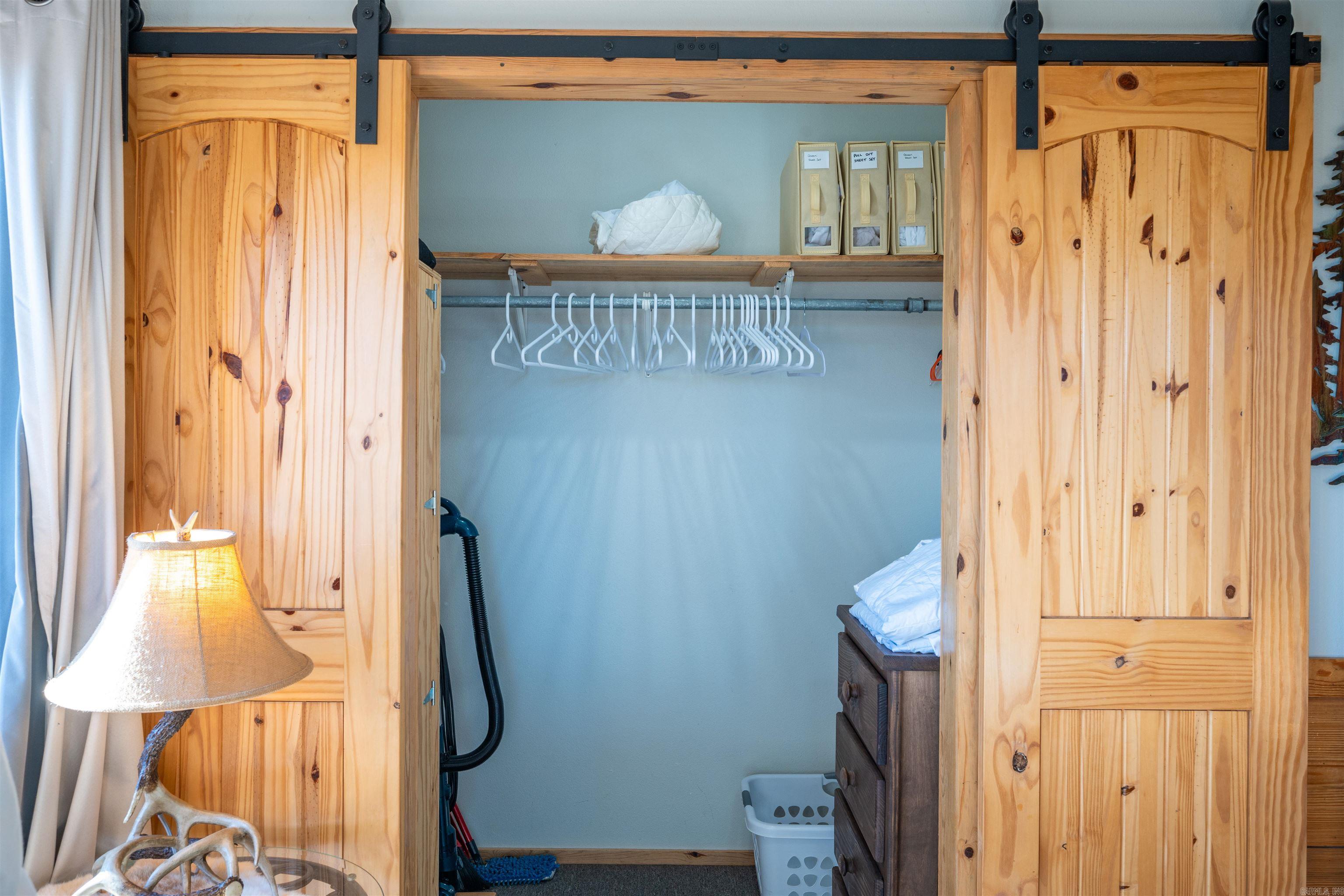 MOUNTAIN CREST - Residential