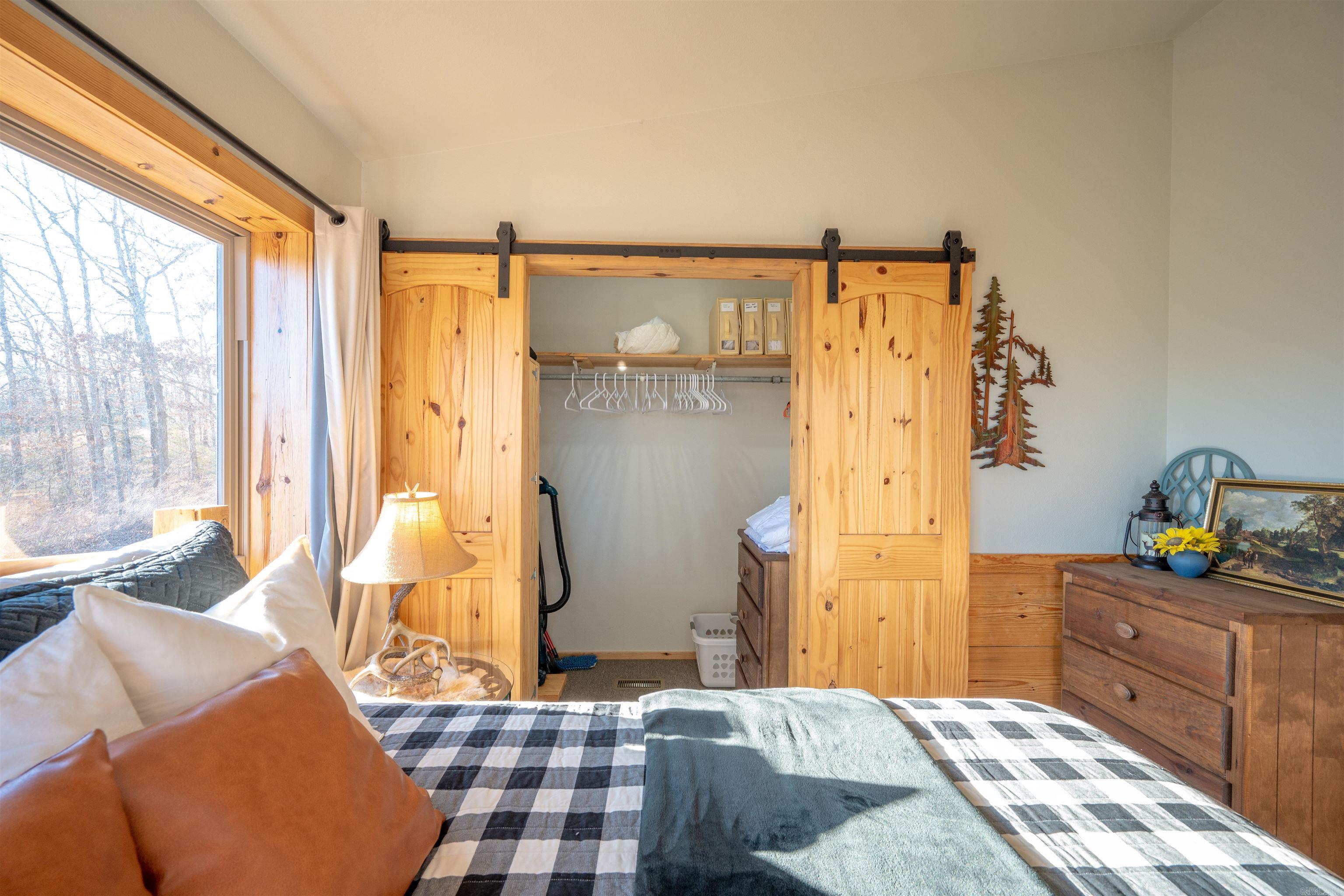 MOUNTAIN CREST - Residential