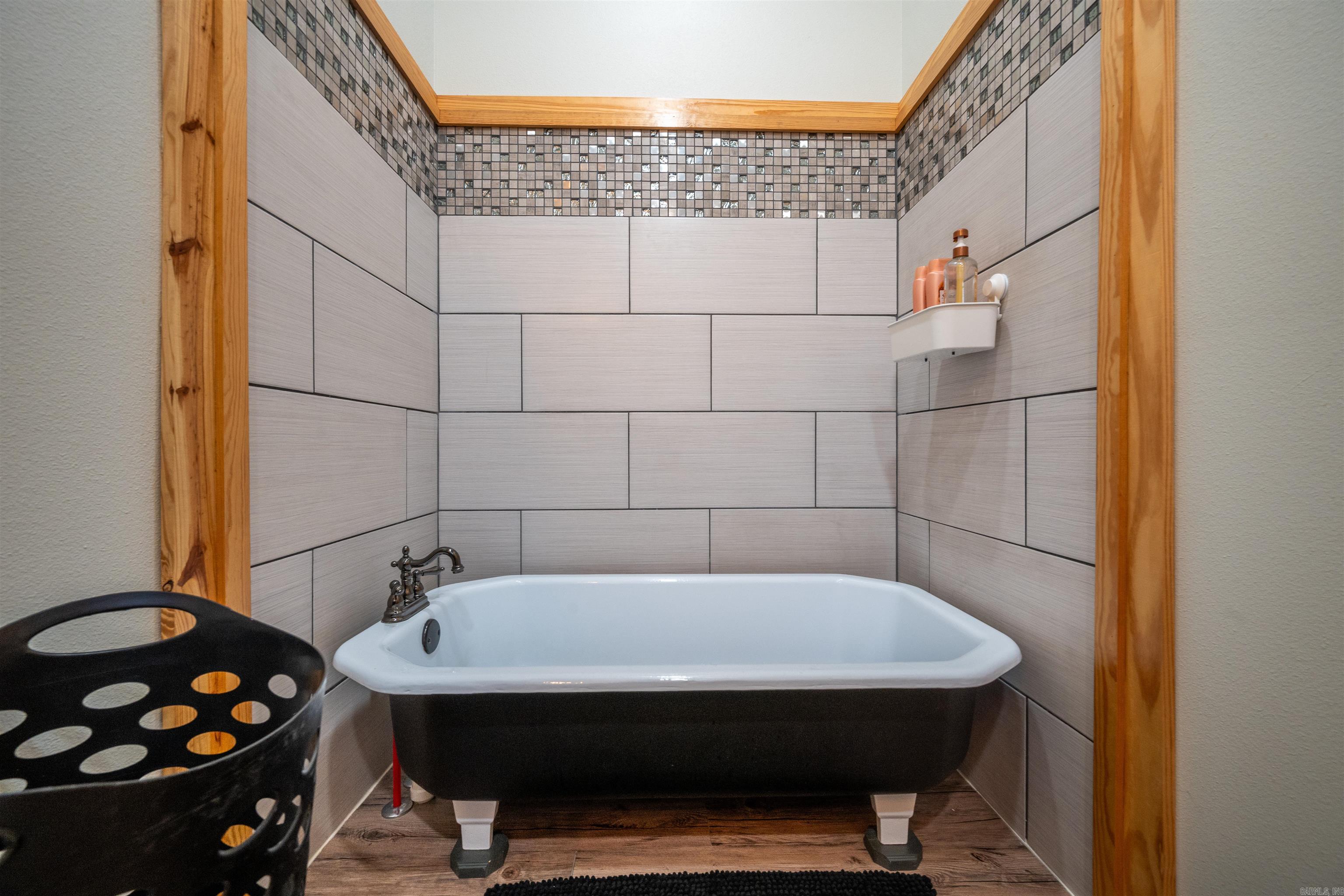 MOUNTAIN CREST - Residential