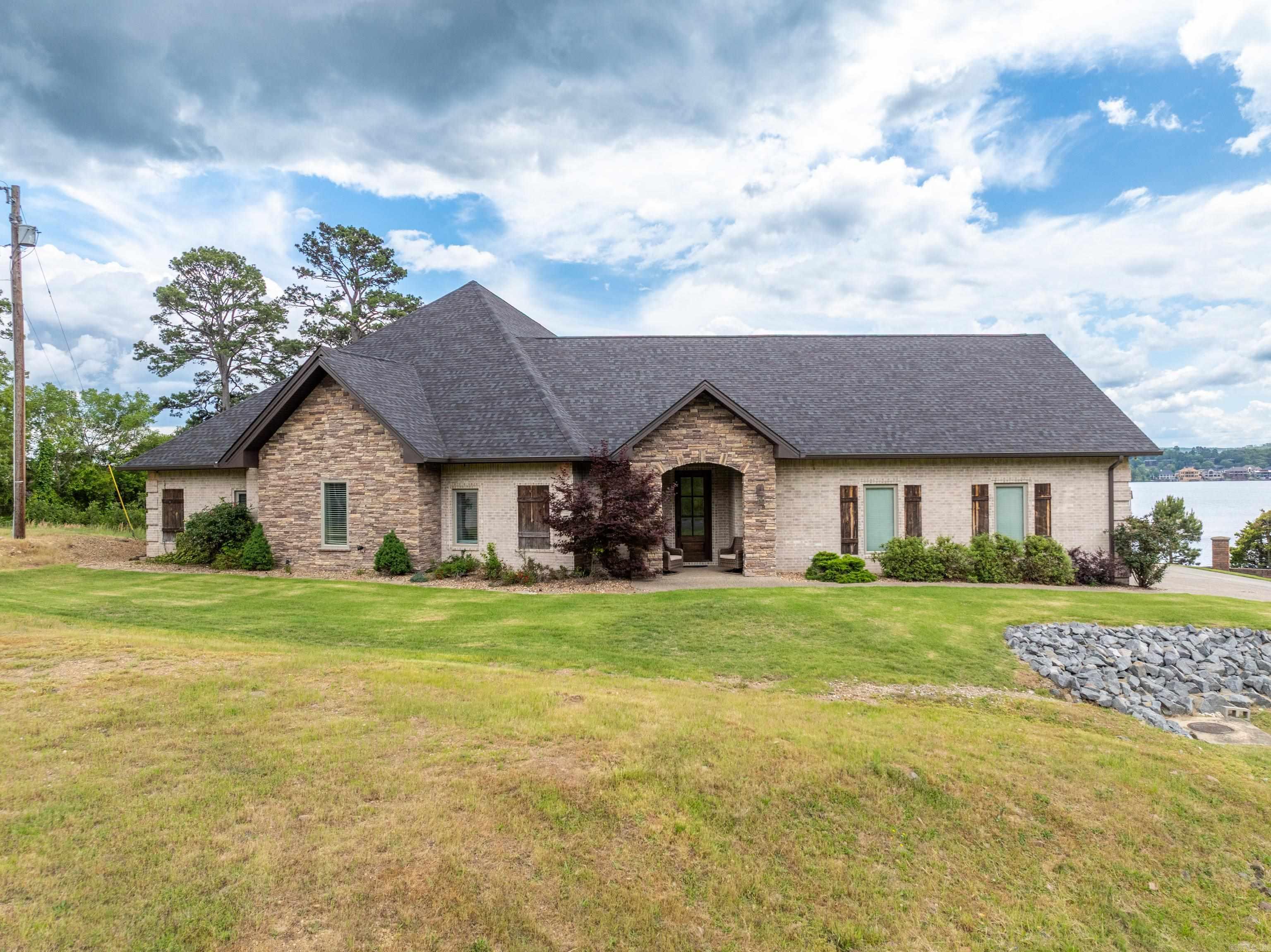 BAREFOOT BAY - Residential