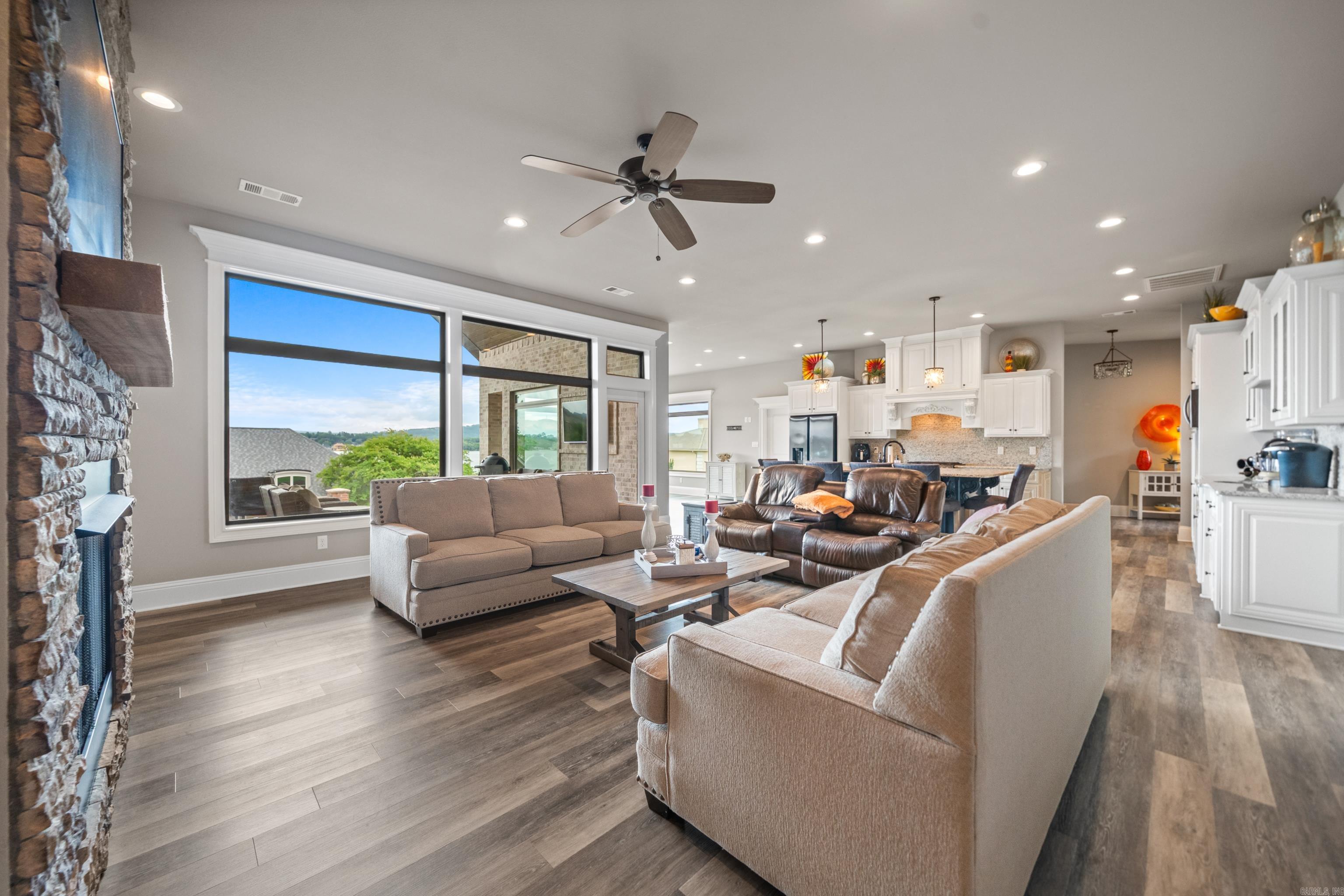BAREFOOT BAY - Residential