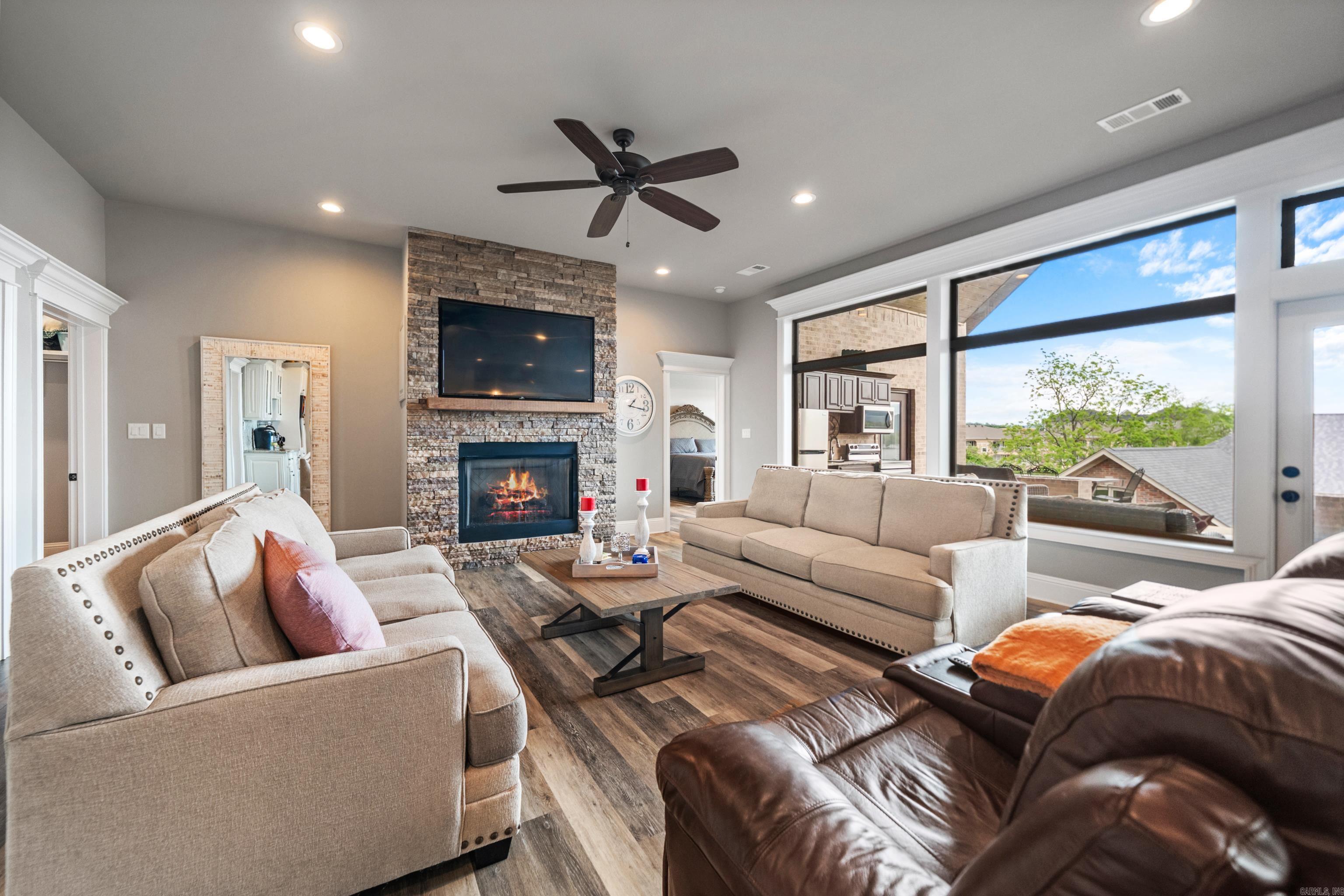 BAREFOOT BAY - Residential