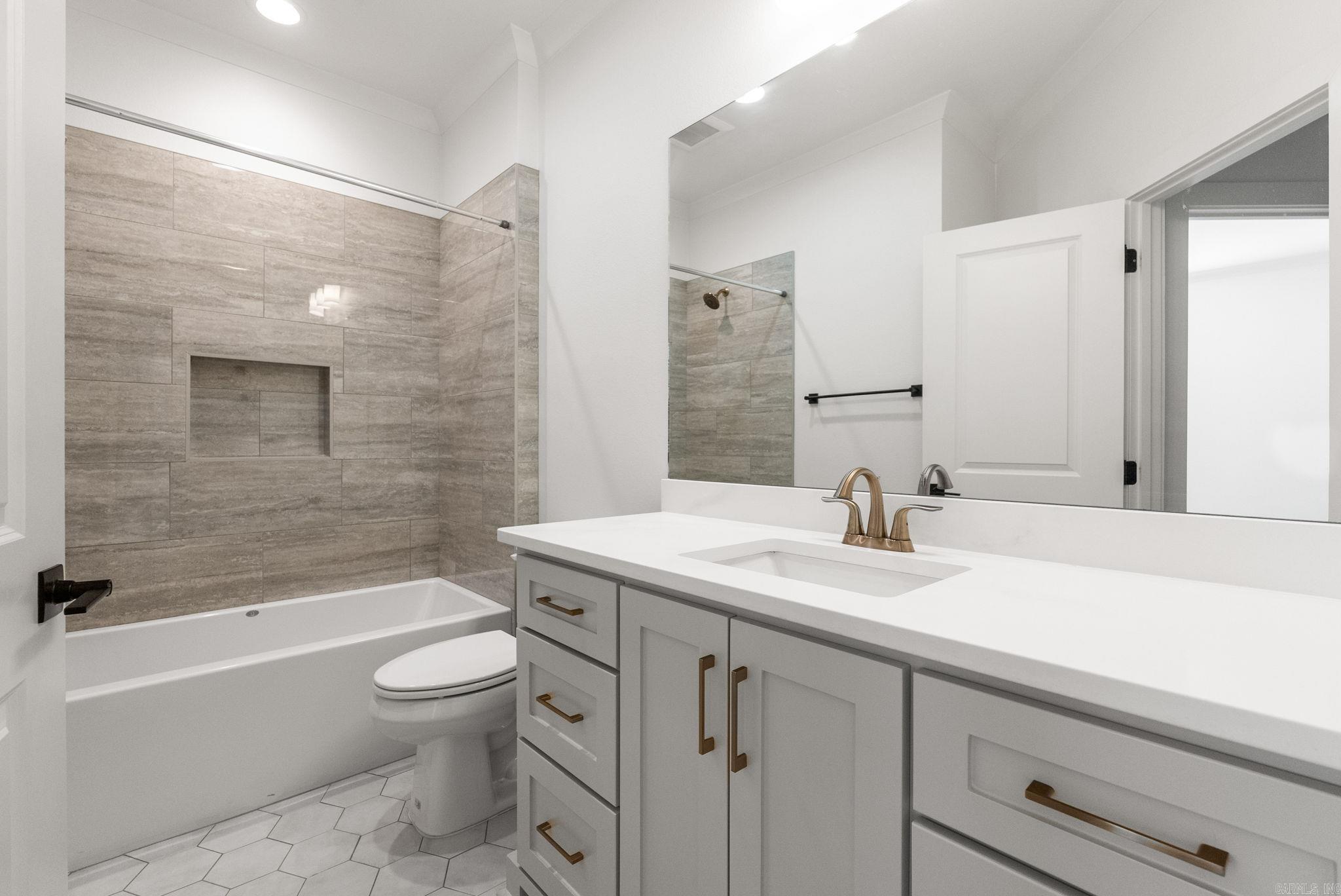 PARKSIDE PLACE - Residential