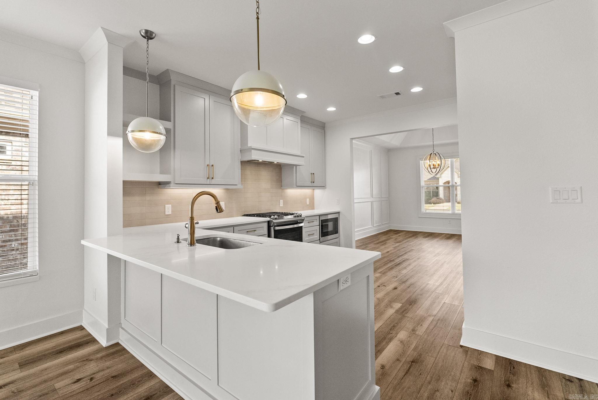 PARKSIDE PLACE - Residential