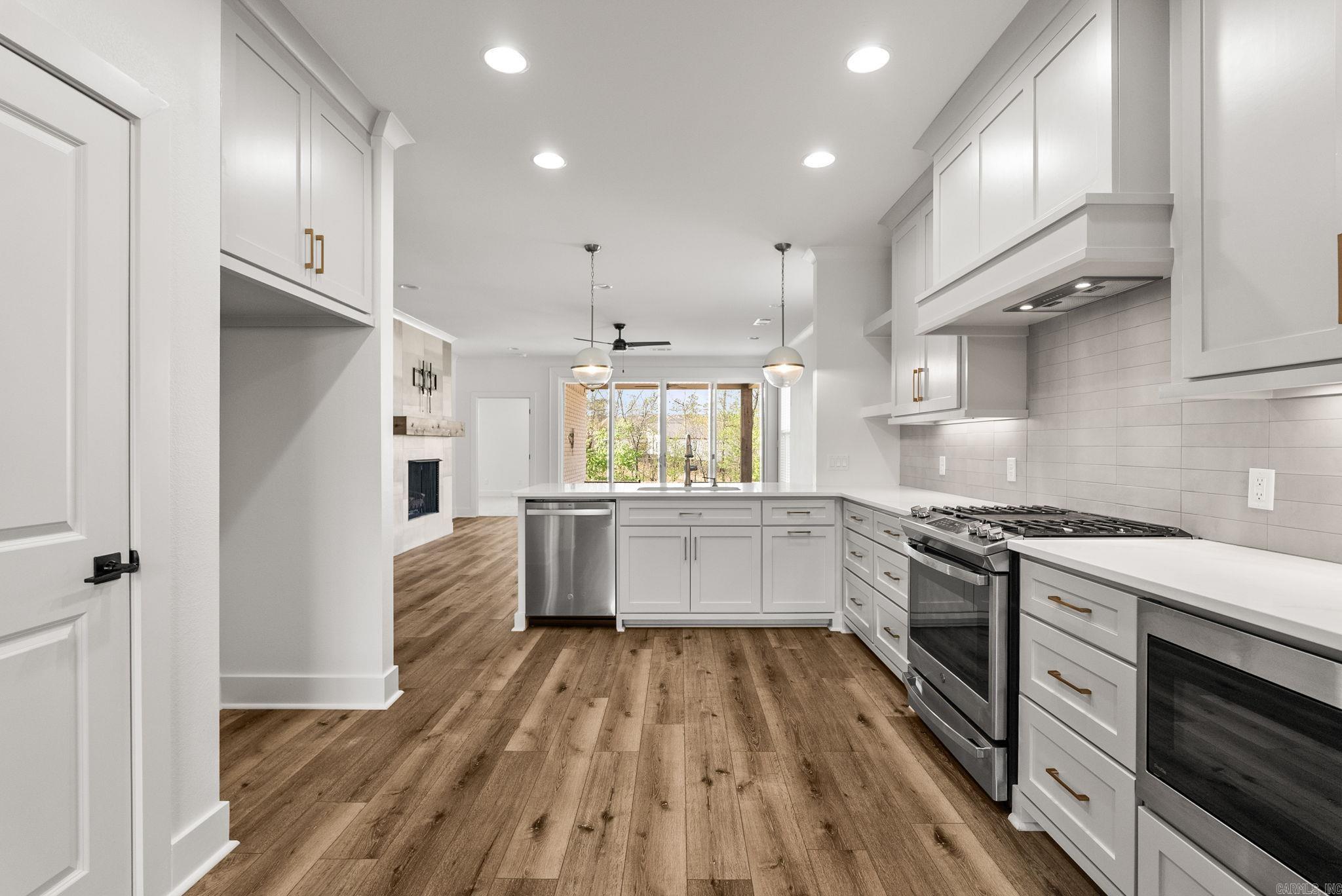 PARKSIDE PLACE - Residential