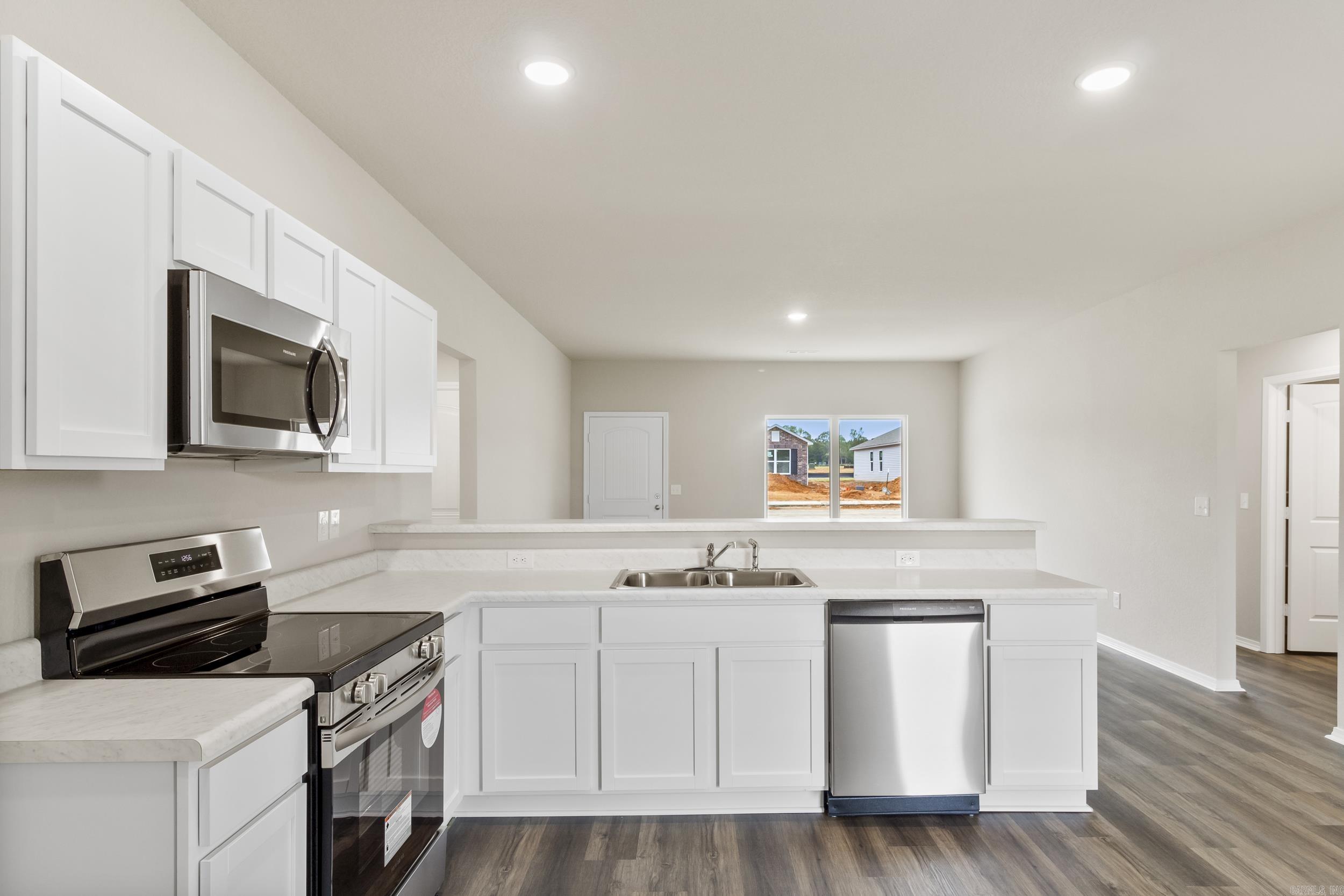 STAGECOACH MEADOWS - Residential