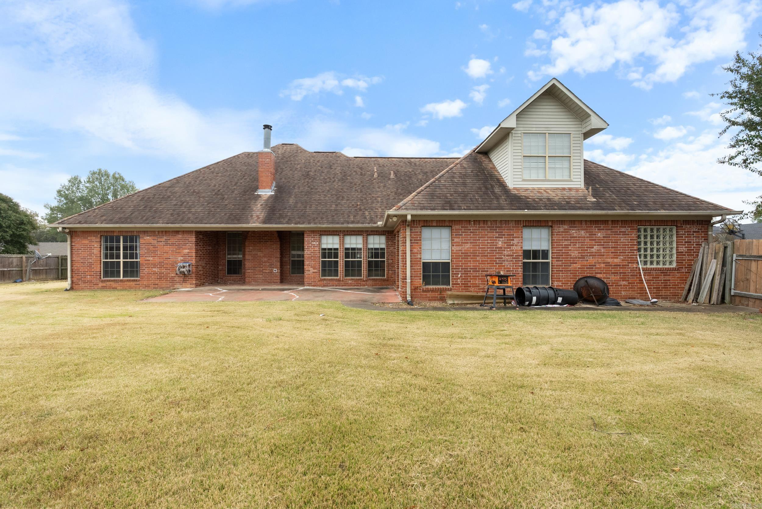 WOODLAND SPRINGS - Residential