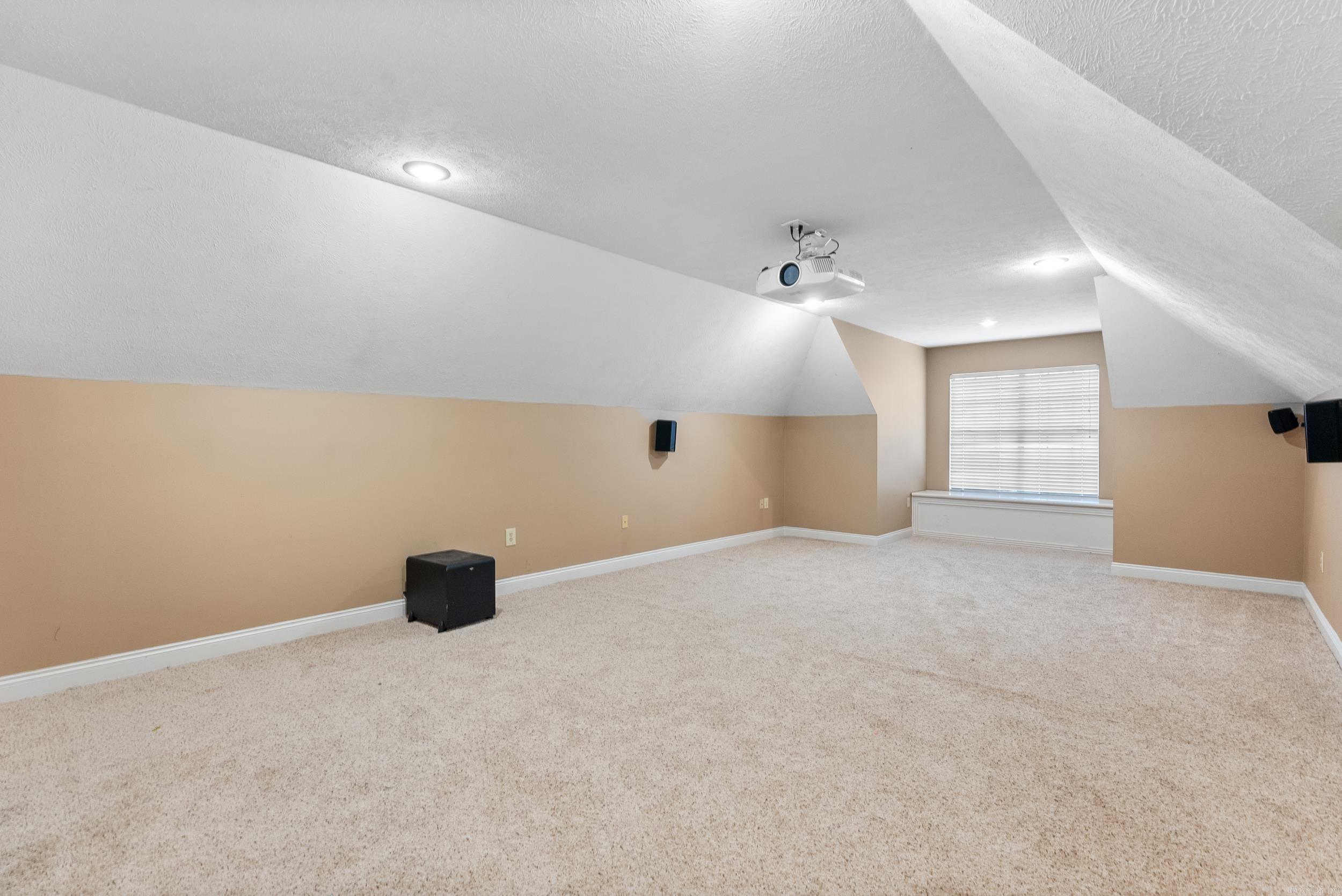 WOODLAND SPRINGS - Residential