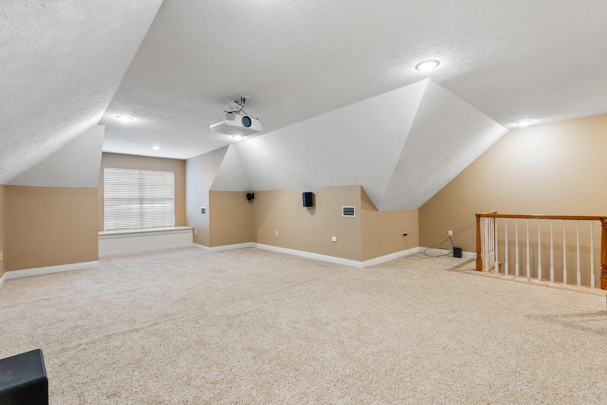 WOODLAND SPRINGS - Residential
