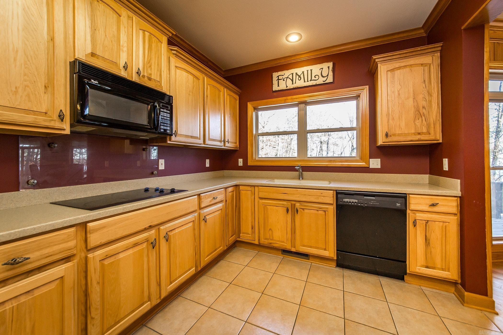 EAST SHORES AT TANNENBAUM - Residential