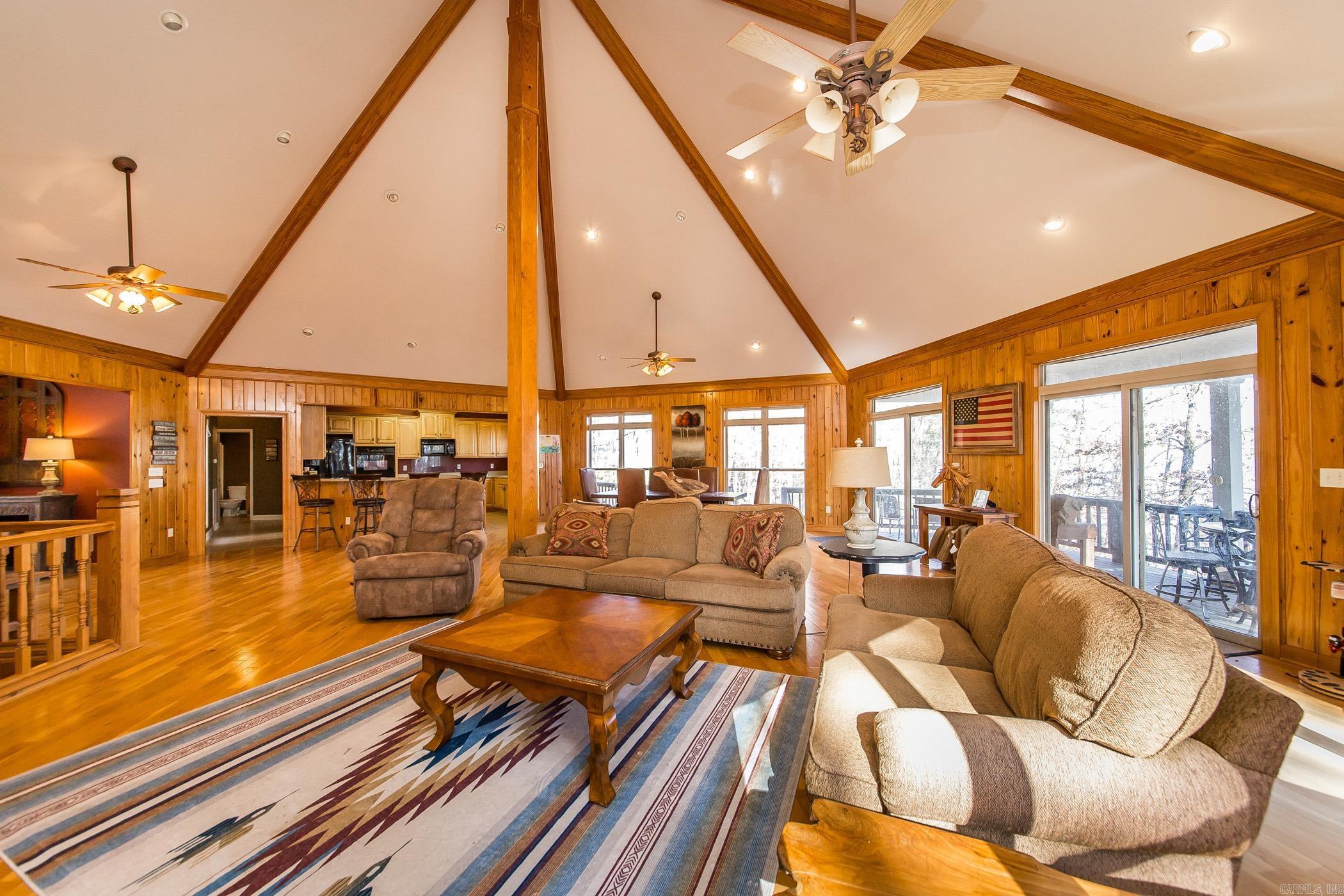 EAST SHORES AT TANNENBAUM - Residential