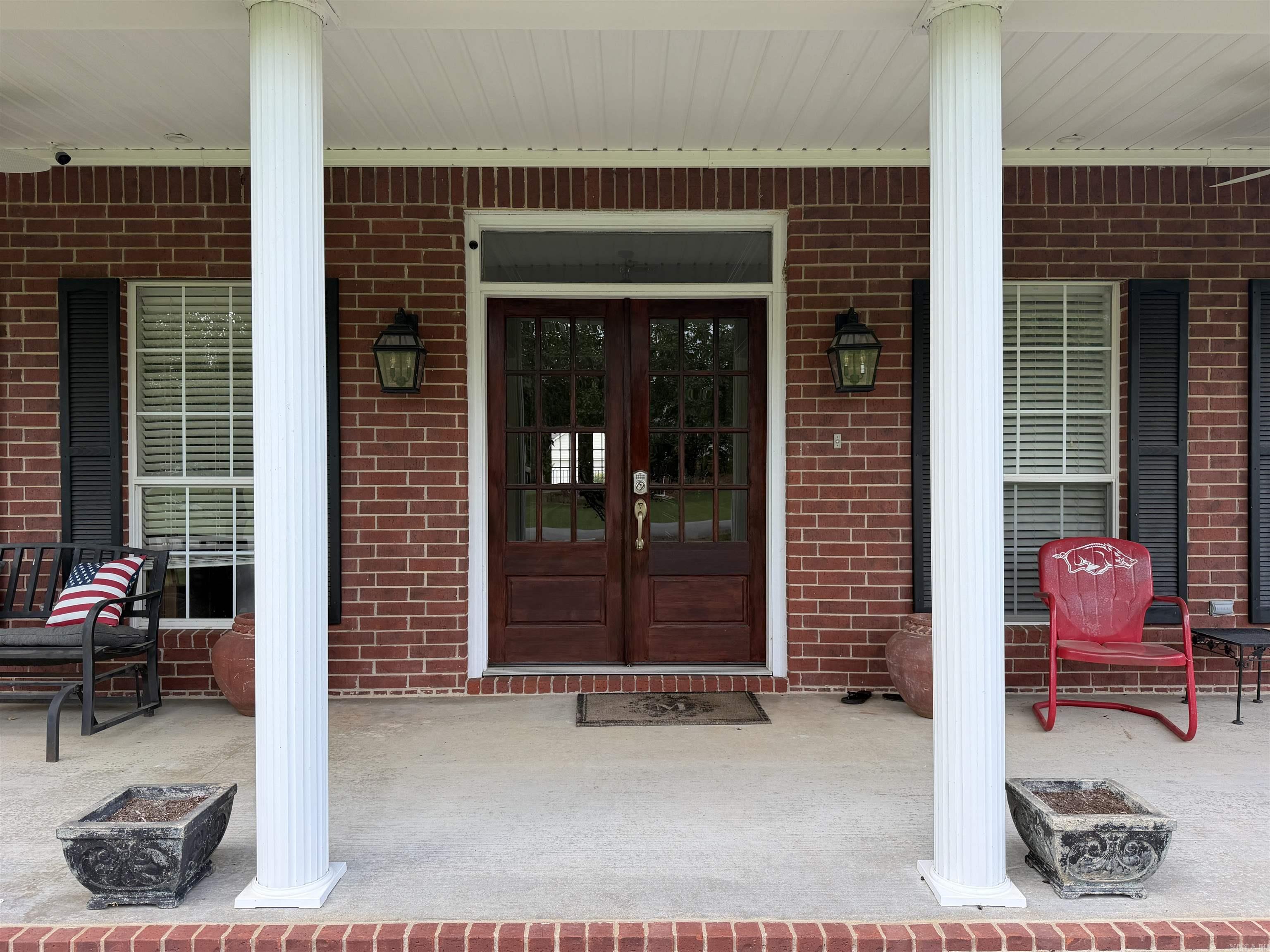 COUNTRY ESTATES - Residential
